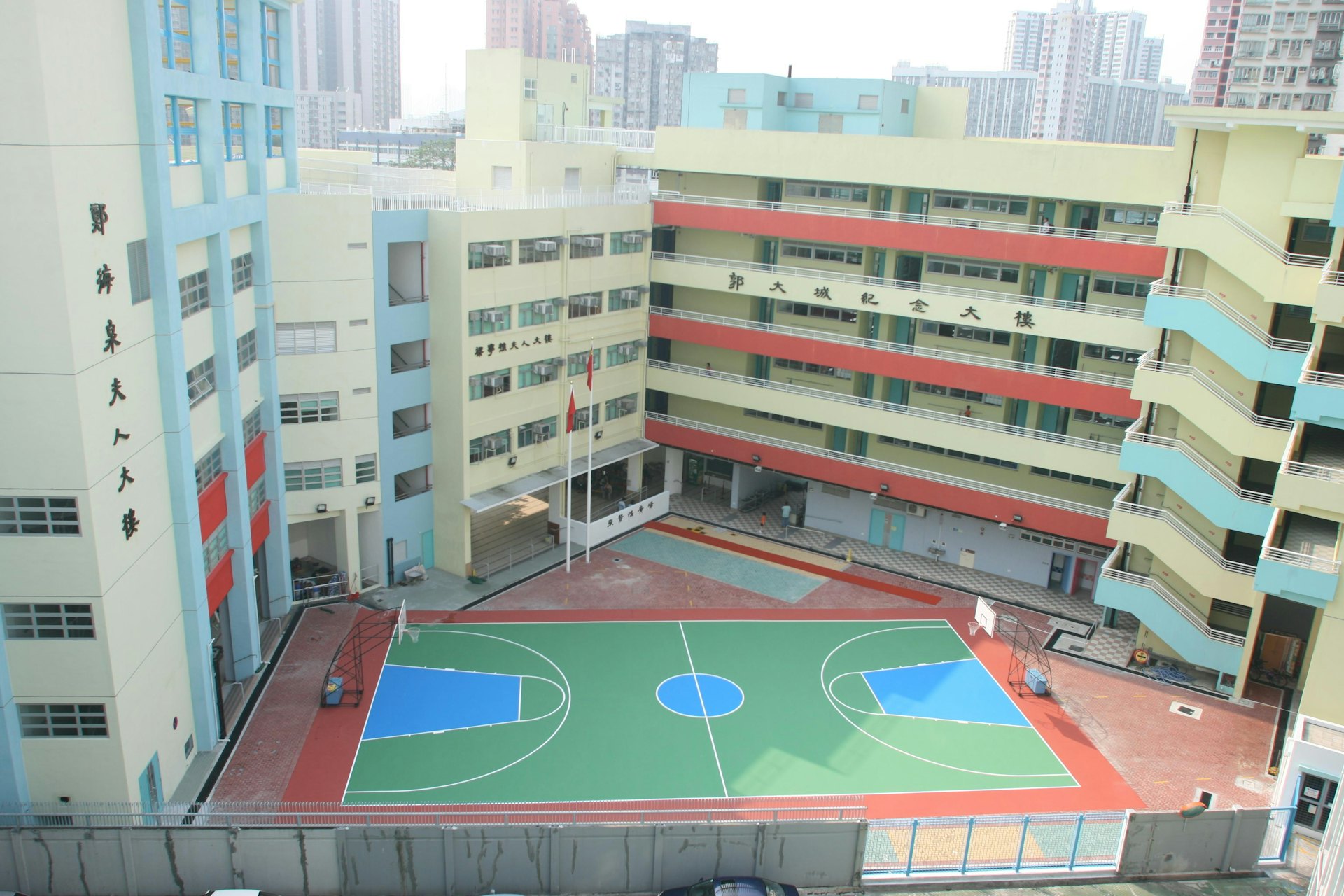 重建完成后,现时元朗商会小学的校舍全貌。