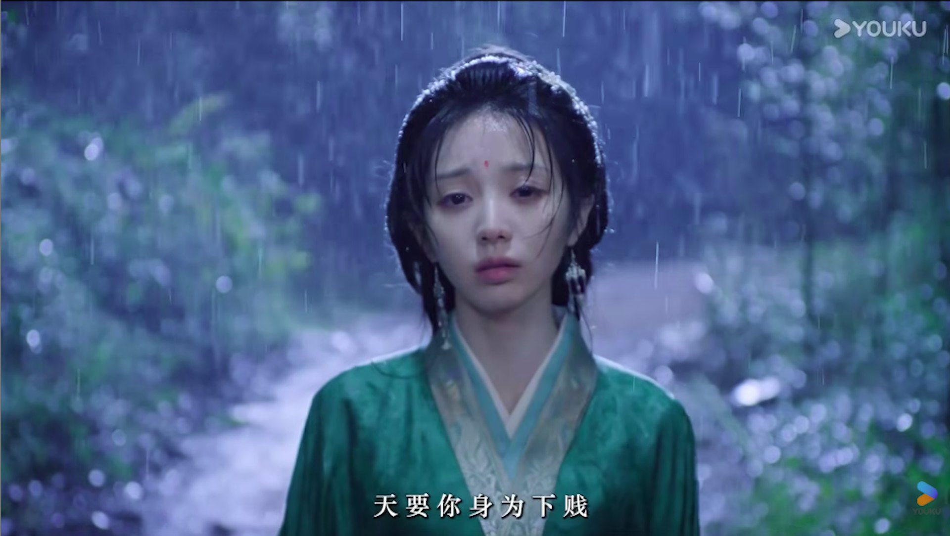 由內地當紅花旦田曦薇與前韓國男團PENTAGON成員閆桉主演30集古裝劇《嫁金釵》。(《嫁金釵》預告片截圖)