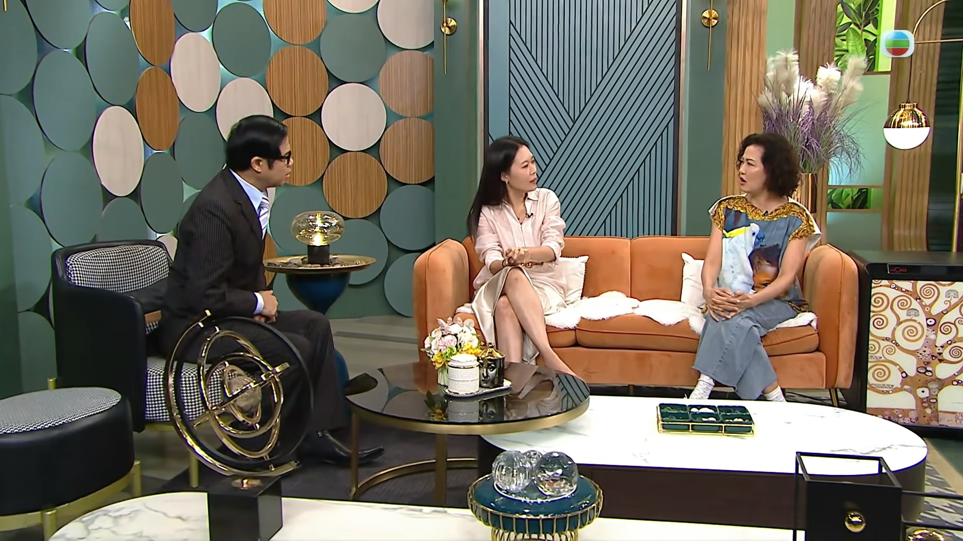 羅敏莊大談泰國近況。(TVB)