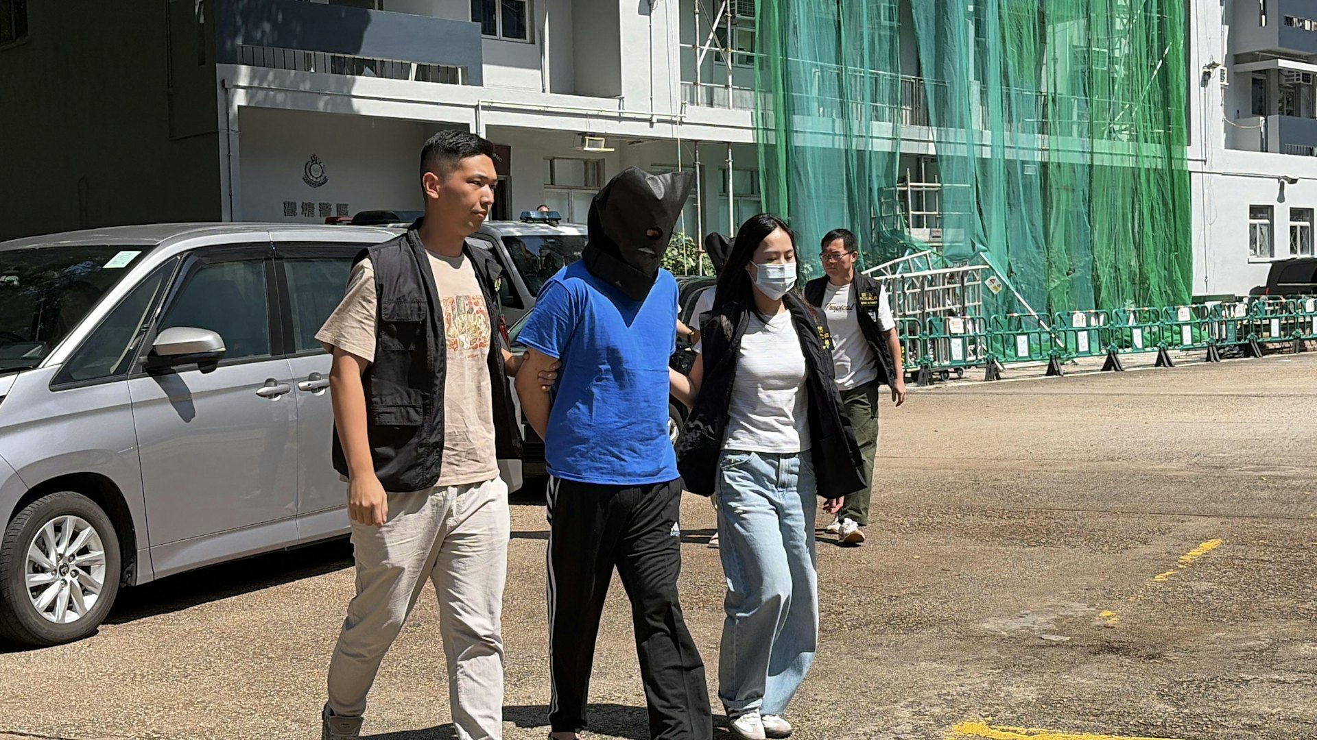 27歲男子在羅湖離境時被捕。