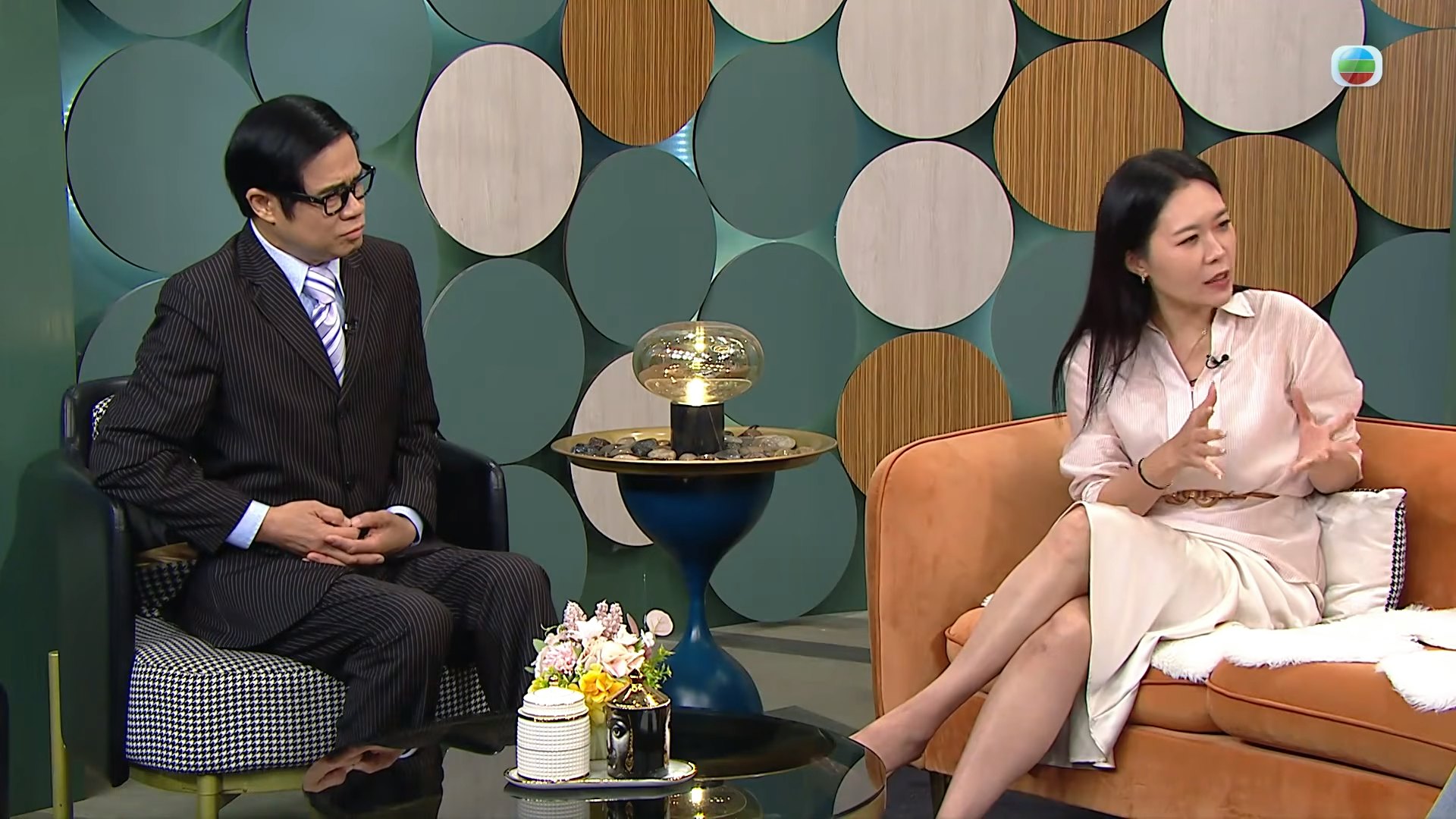 移居泰國盼愛女無壓成長。(TVB)