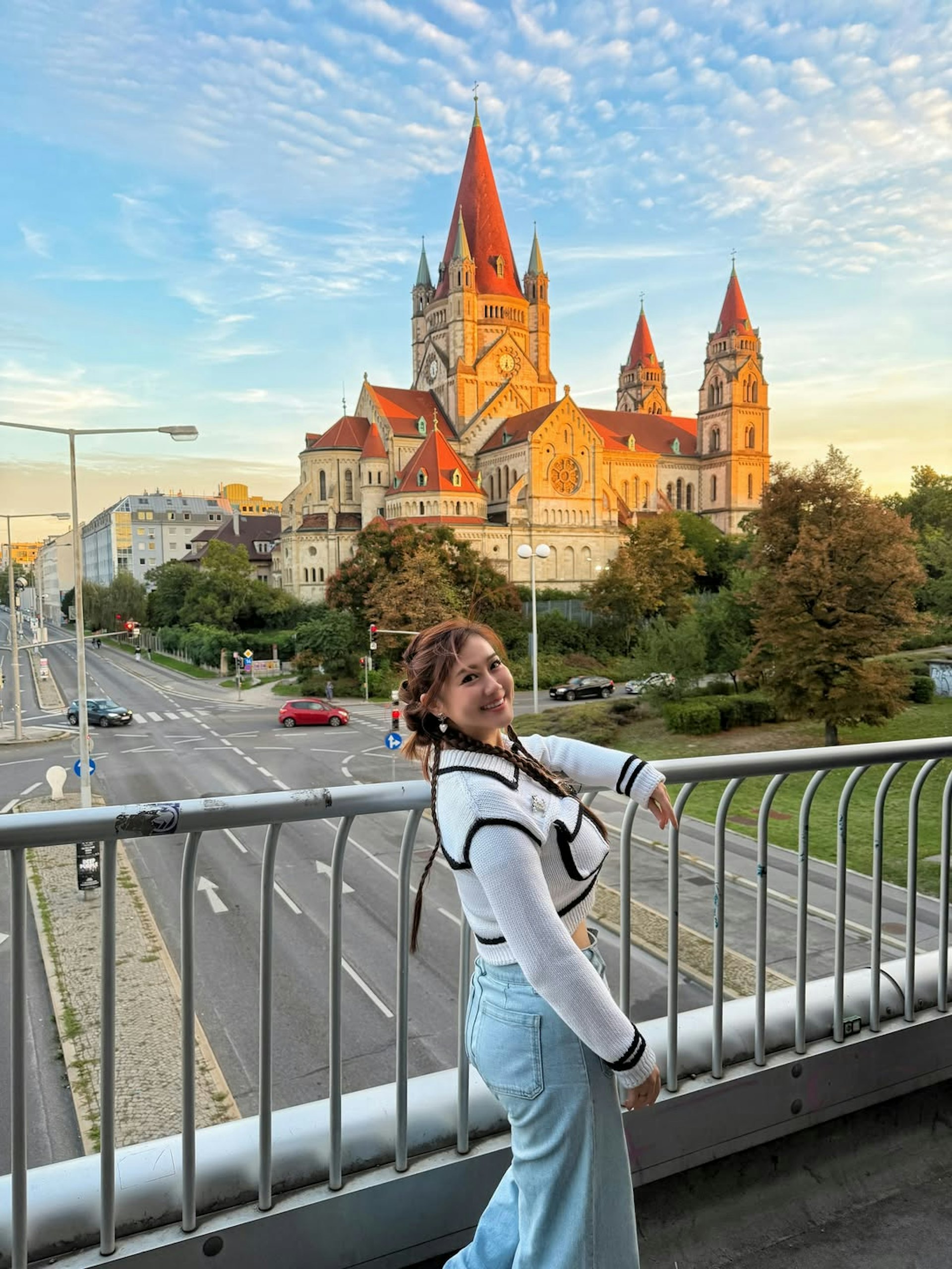 白雲頻頻在社交平台分享二人外遊放閃的親密合照。(IG@snowybai)