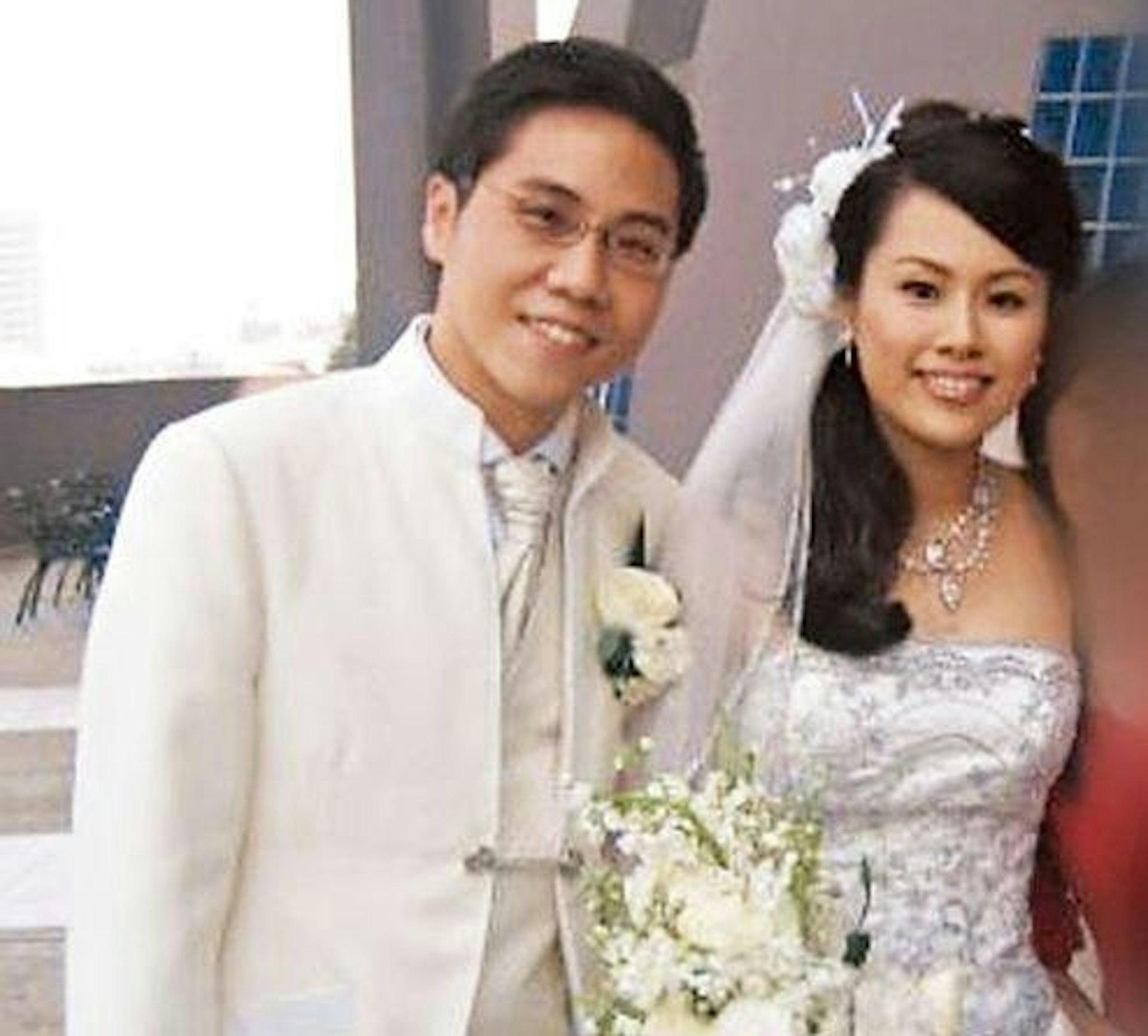 方東昇對妻子一見鐘情。