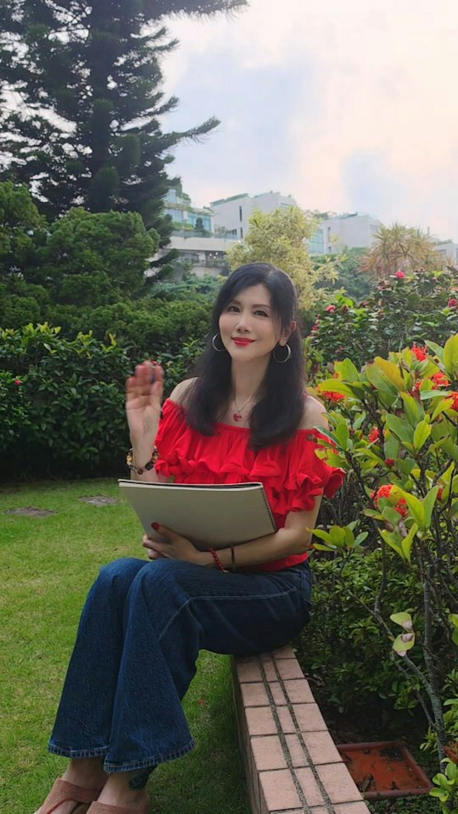 花園寫生。(IG@donnachu12)