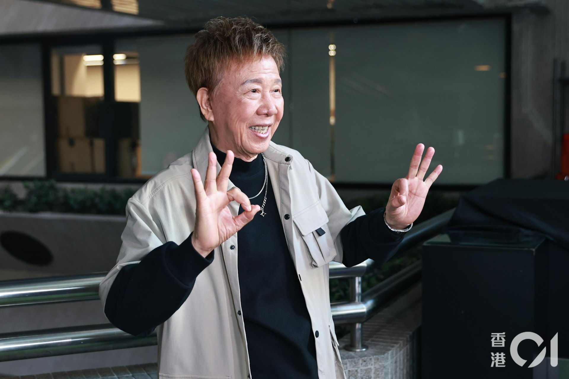 尹光獲發哥及修哥傳授原地跑步秘訣。