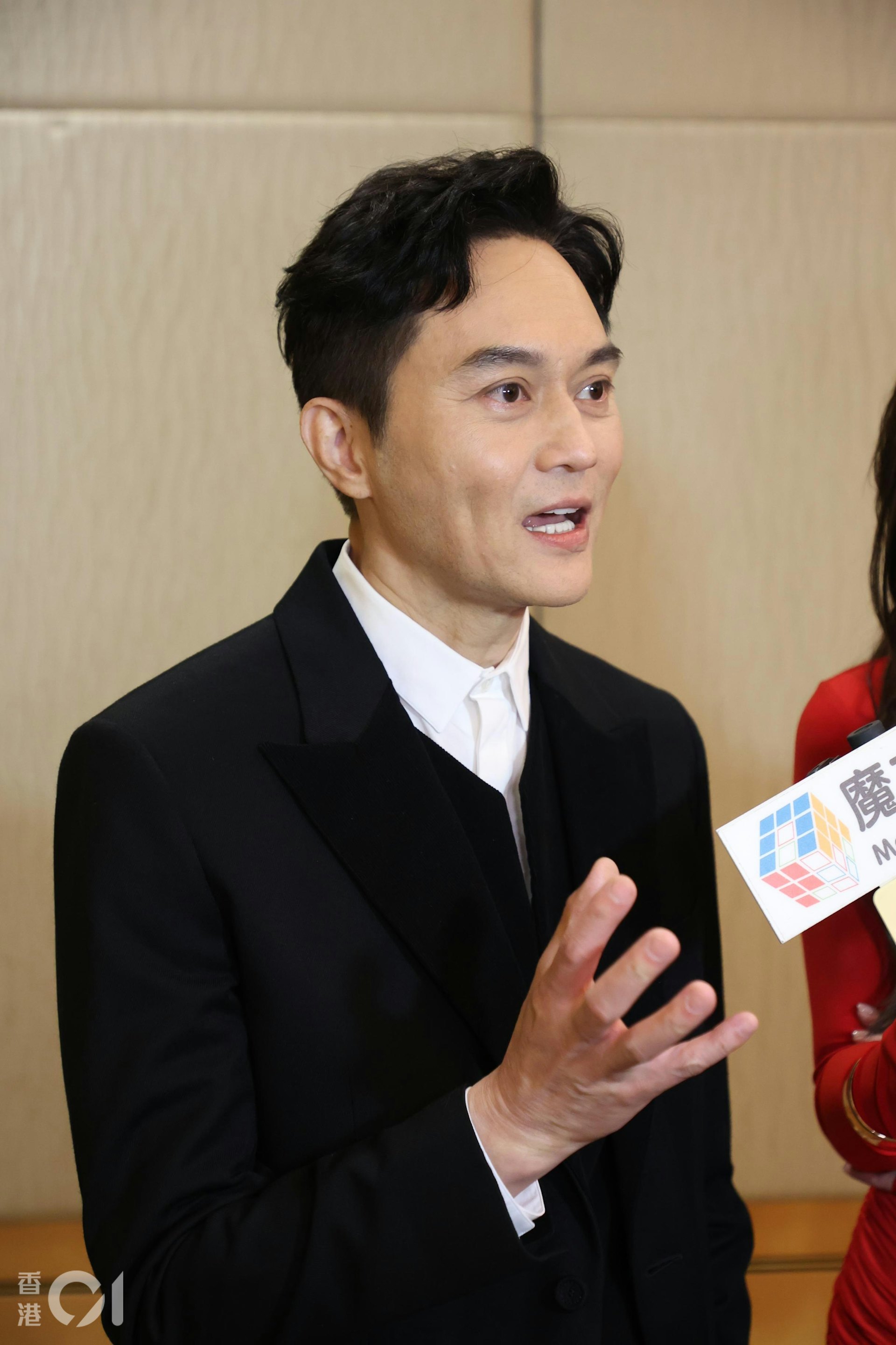 他坦言花了不少唇舌說服靚靚,每件事都要商討,至於最終為何能打動到她,Chilam表示:「我話我老喇,俾次機會我啦。我唔知幾時會再有機會去巡迴,可能佢已經唔騷我。」