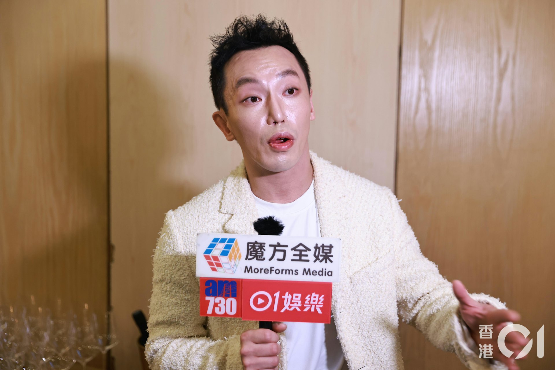 陳柏熹精心挑選了一個手袋送給關之琳作為生日禮物。