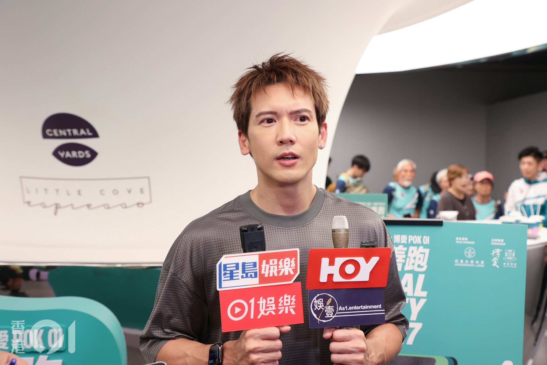 張致恒在節目透露多年來欠債約百萬,點名Kenny、阿Sa及林盛斌(阿Bob)是債主之一。被問到 Steven還錢未,Kenny大方回應:「哎呀,我冇為意喇呢啲已經,咁耐嘅事情,冇乜記住……你平時同朋友食飯,有時你俾錢先,有時我俾住錢先,我冇特別去記住啦已經。」