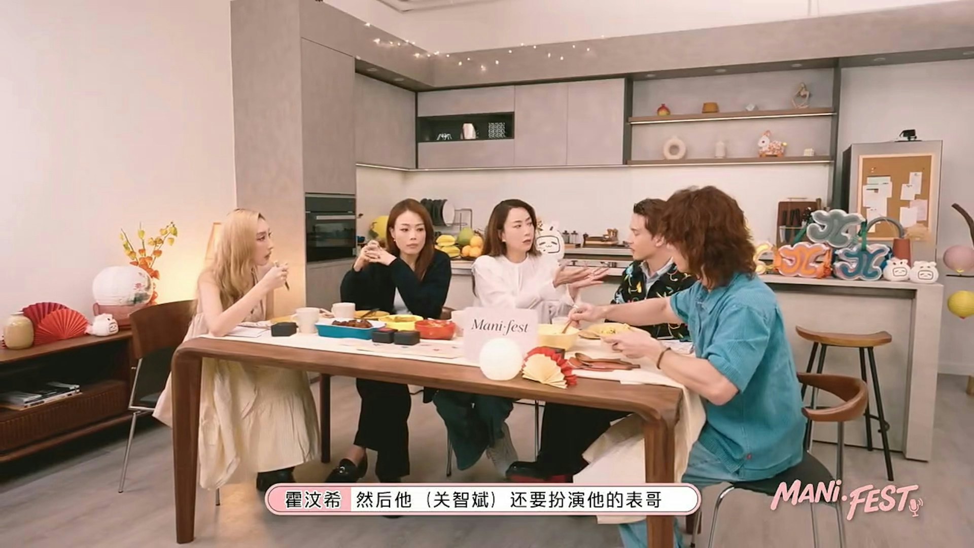 對於經理人霍汶希(Mani)近日與Kenny等做節目時,直指Steven是最難湊、最麻煩藝人,要動用公司資源派司機逼他上學,還要Kenny扮他表哥送他到學校,但車從前門進學校,轉頭Steven就從後門走人,根本無心向學。