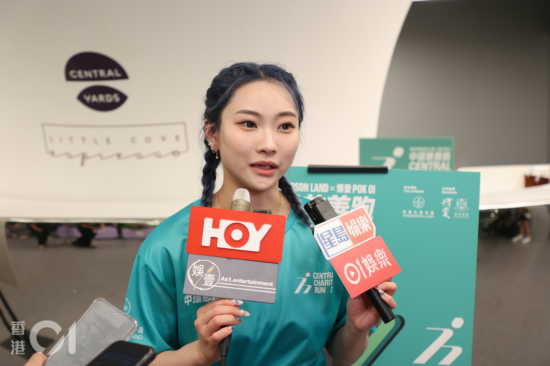 SBS主持指EXO已得知她獲得金牌,問到何時正式確定EXO得悉喜訊,Lydia表示:「SBS嗰日嘅訪問,記者有show俾我睇,EXO嗰邊經紀公司係有send到message俾SBS記者,同佢講EXO已經知道。如果話本人有行動嘅話,就係SBS新聞嗰條Views, EXO燦烈有點讚,所以肯定係知!」
