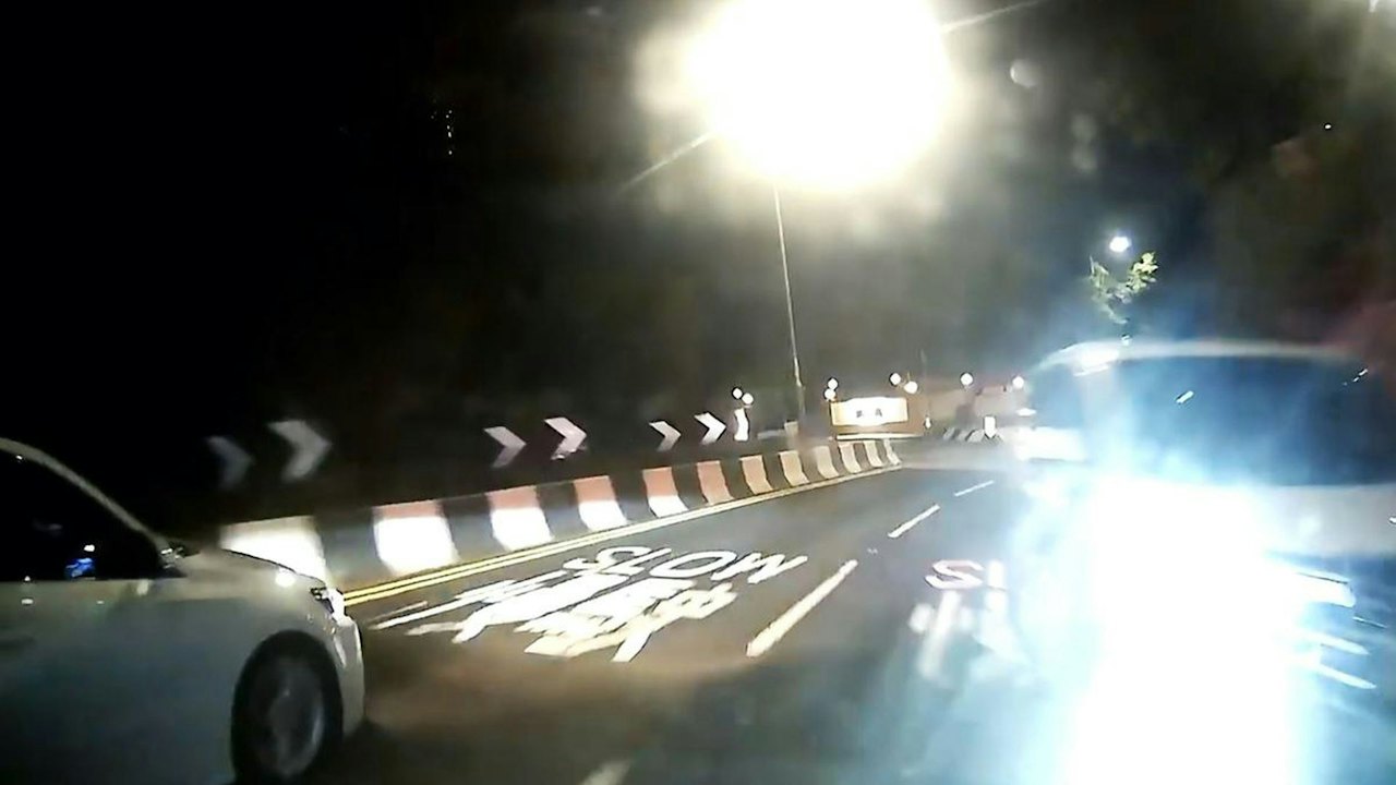 清水灣道七人車逆駕險撞車 內地男司機涉危駕遭帶署 警將票控