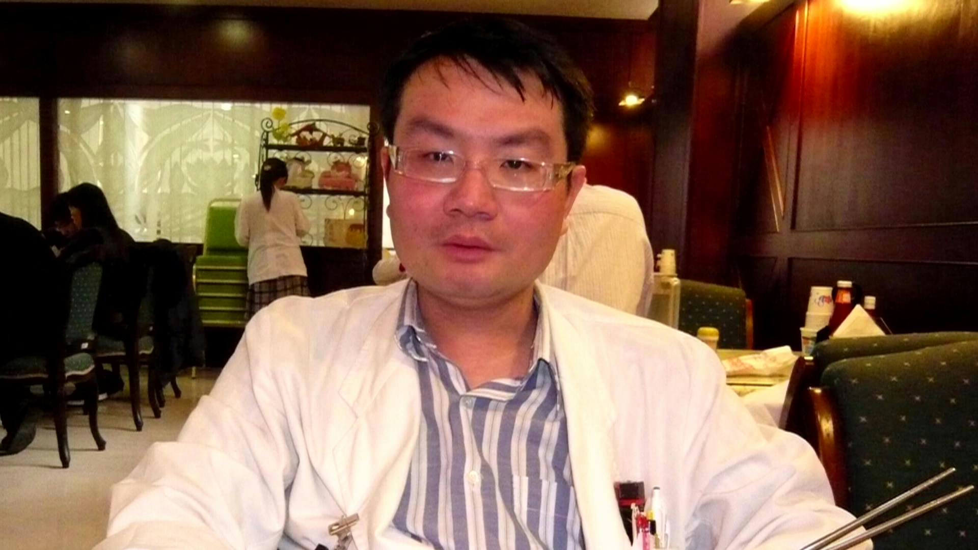 醫者失智之痛:台灣外科醫師過勞昏厥,愛妻17年堅守不離 醫者失智之痛:台灣外科醫師過勞昏厥,愛妻17年堅守不離