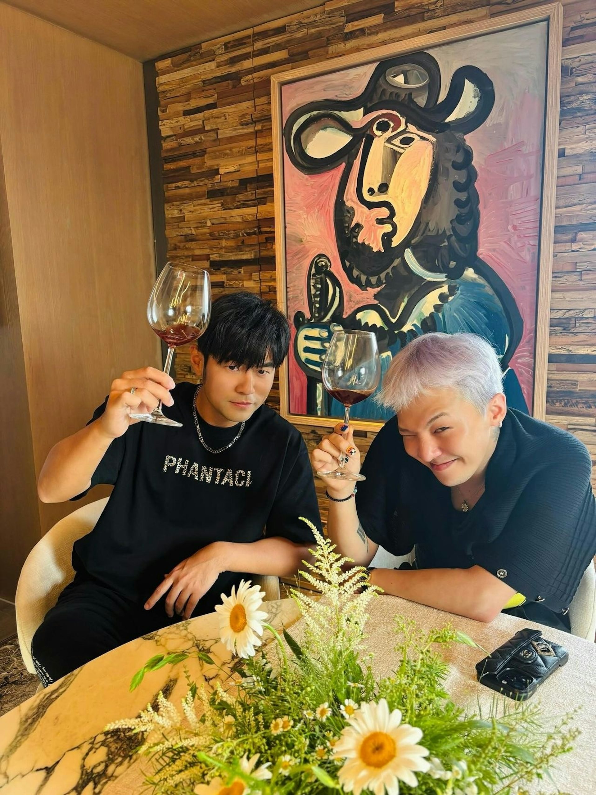 周杰倫和GD有好交情,曾在巴黎時裝周同框,GD也到過周杰倫的豪宅作客。(IG@jaychou)