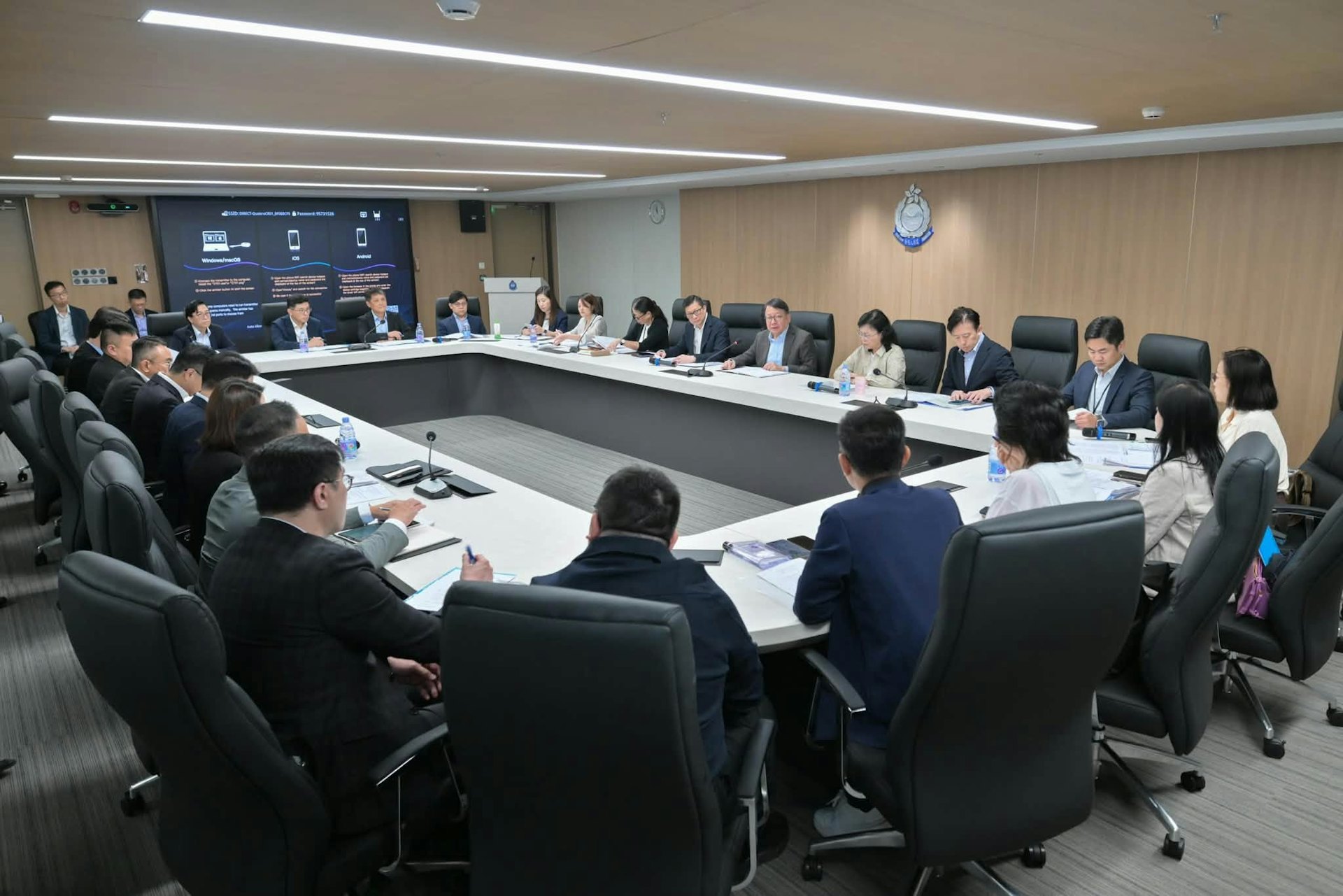新皇岗口岸即将启用:陈国基召开跨部门会议,提醒市民避免扎堆打卡 新皇岗口岸即将启用:陈国基召开跨部门会议,提醒市民避免扎堆打卡
