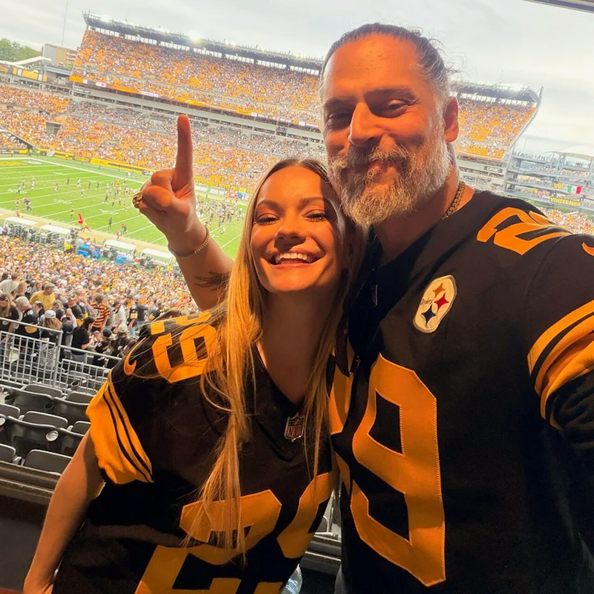 Joe Manganiello與未婚妻Caitlin O'Connor(Instagram@joemanganiello)