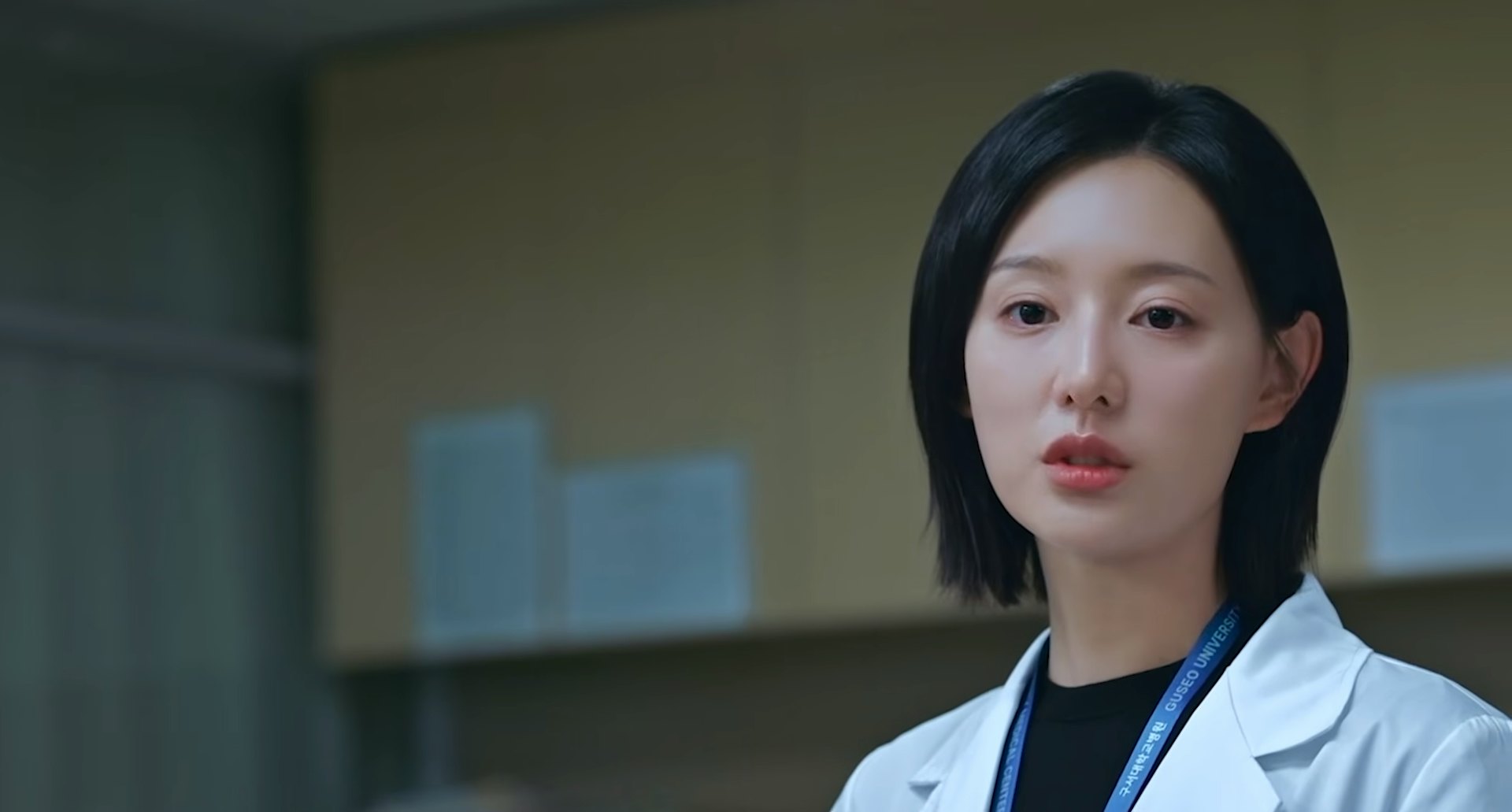 由金智媛主演的全新金土劇《Doctor X:白色黑手黨時代》(Doctor X: Mafia in White)於10月9日正式首播。(《Doctor X》劇照)