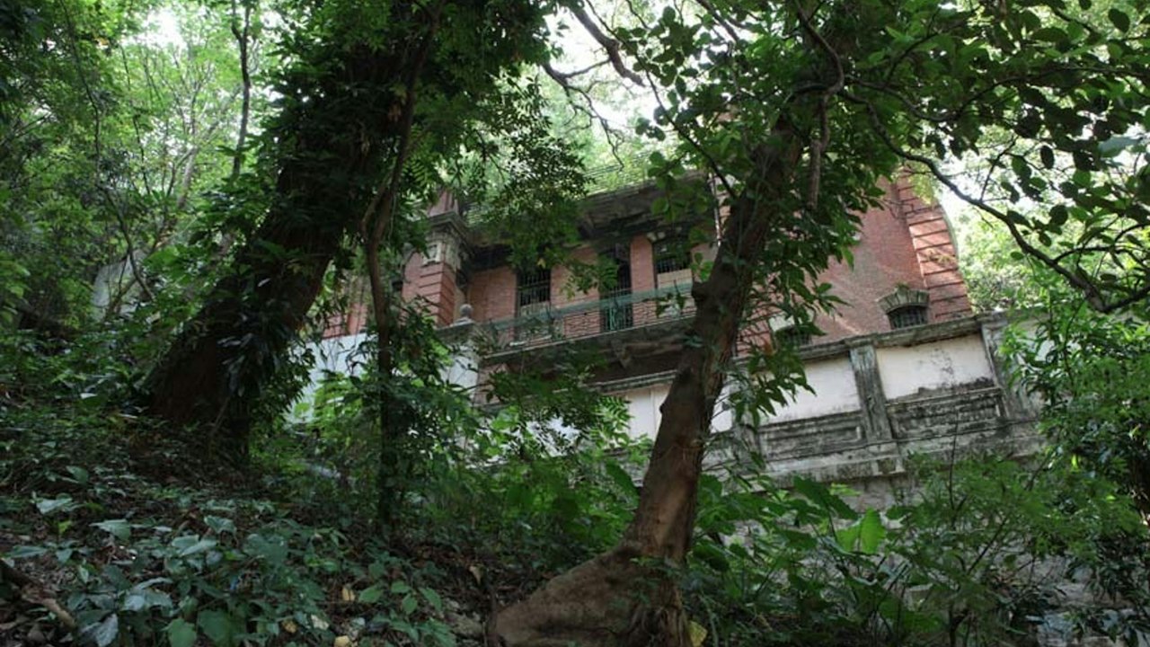 擅闖灣仔一級歷史建築南固臺地盤 2男涉企圖爆竊被捕