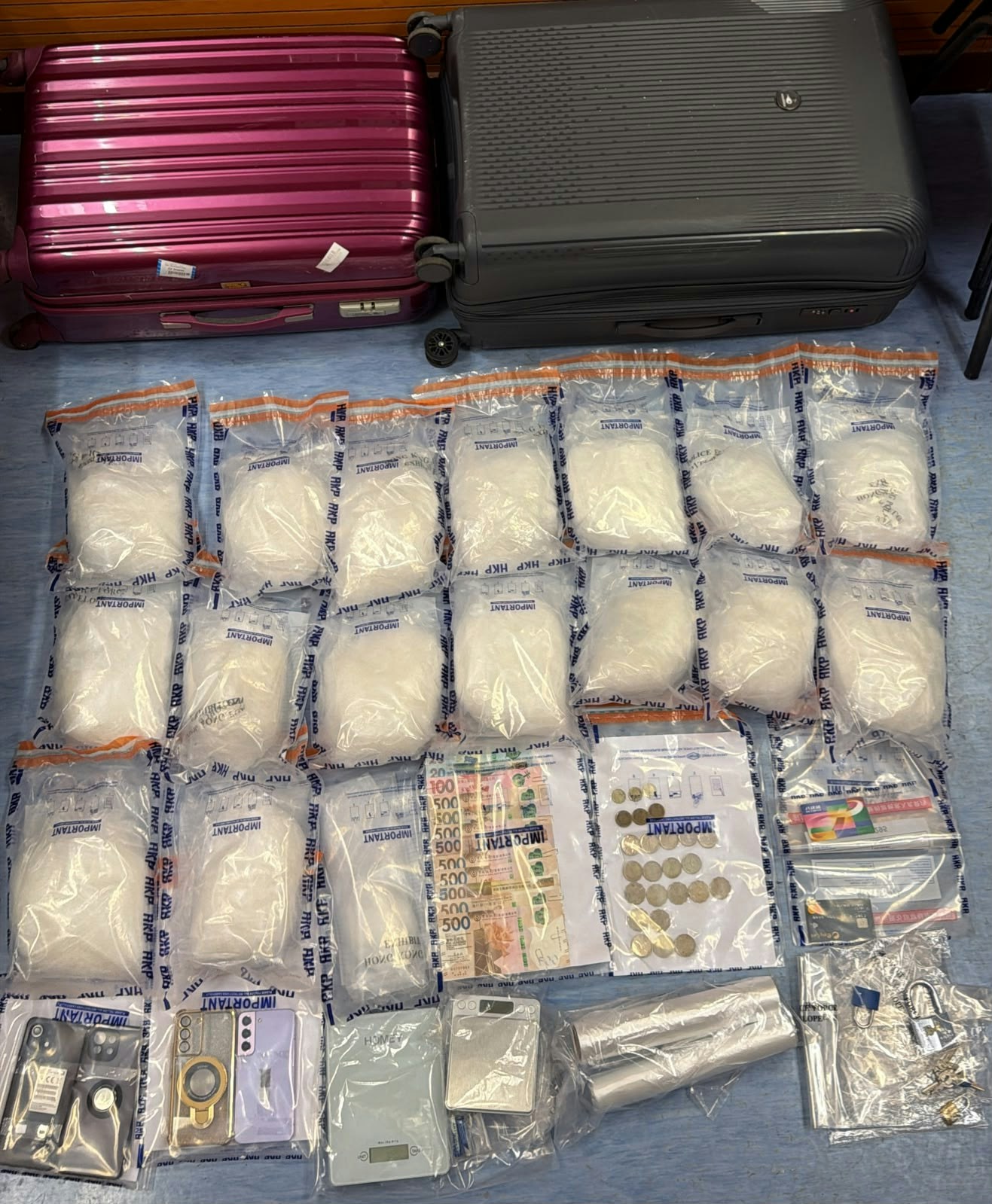 荃灣搗破大型毒販網絡：檢獲逾百公斤冰毒市值超百萬，菲籍女子涉兩宗販運案被拘-硕谷新闻聚合