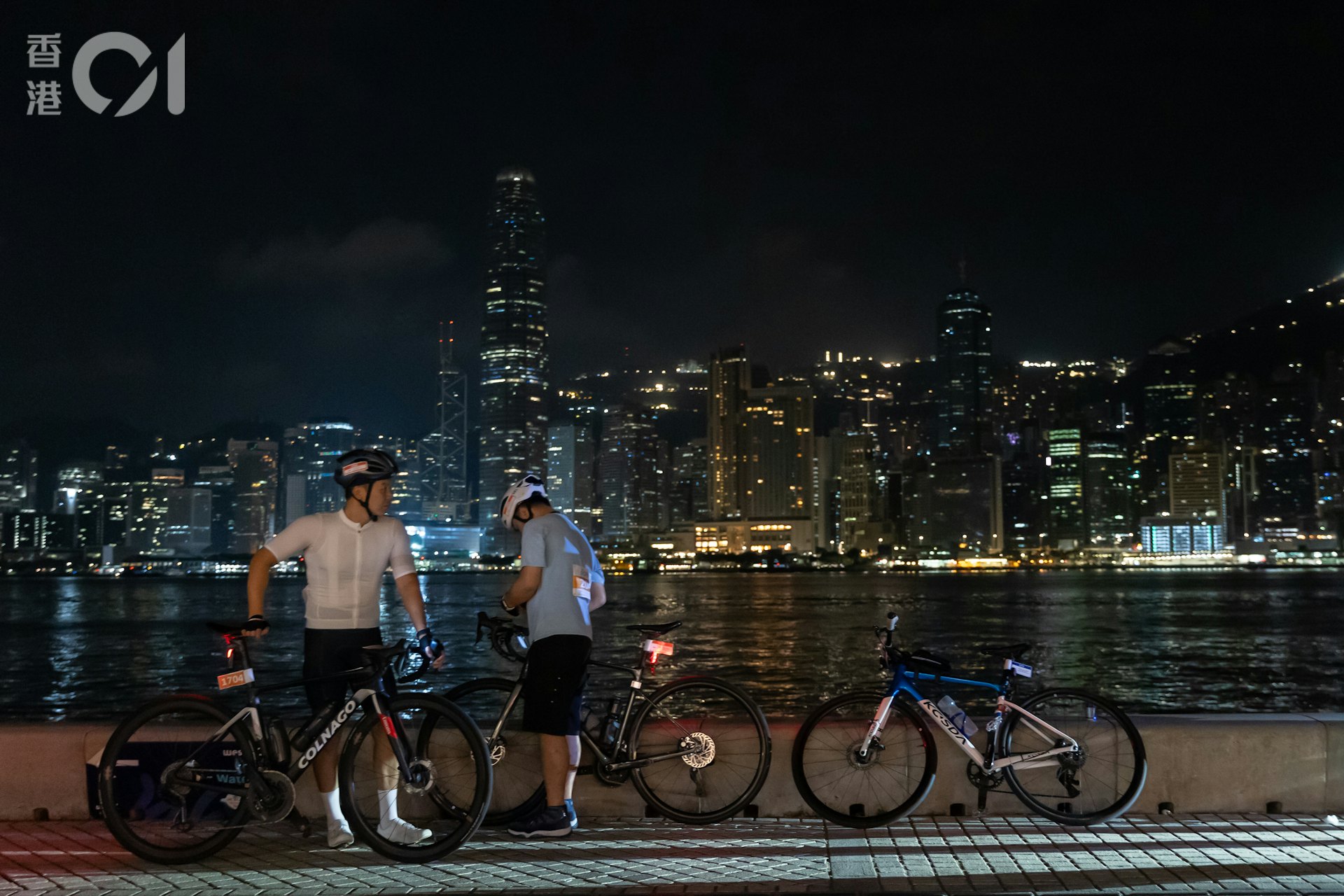 香港單車節今日(11日)舉行,清晨五點多,56公里組別率先起步。