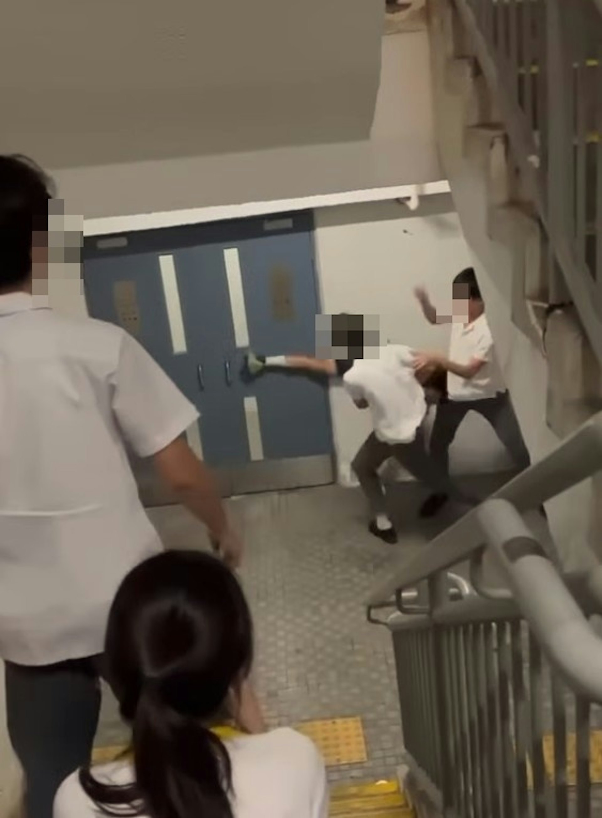 事件牽涉4名男學生。(網片截圖)