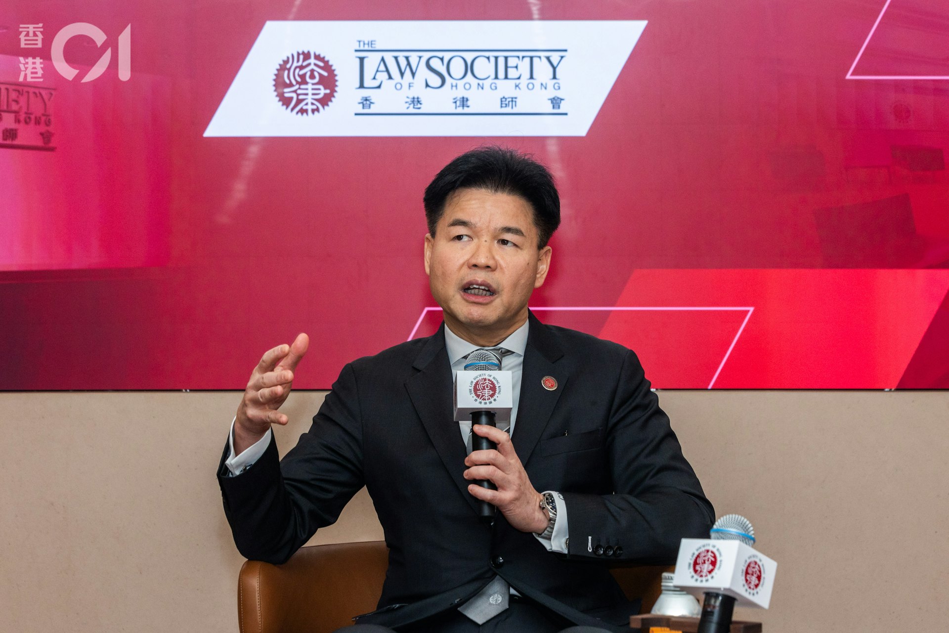 香港律師會會長湯文龍表示,仲裁室等會以市場價錢一半租出予會員,希望回饋業界。