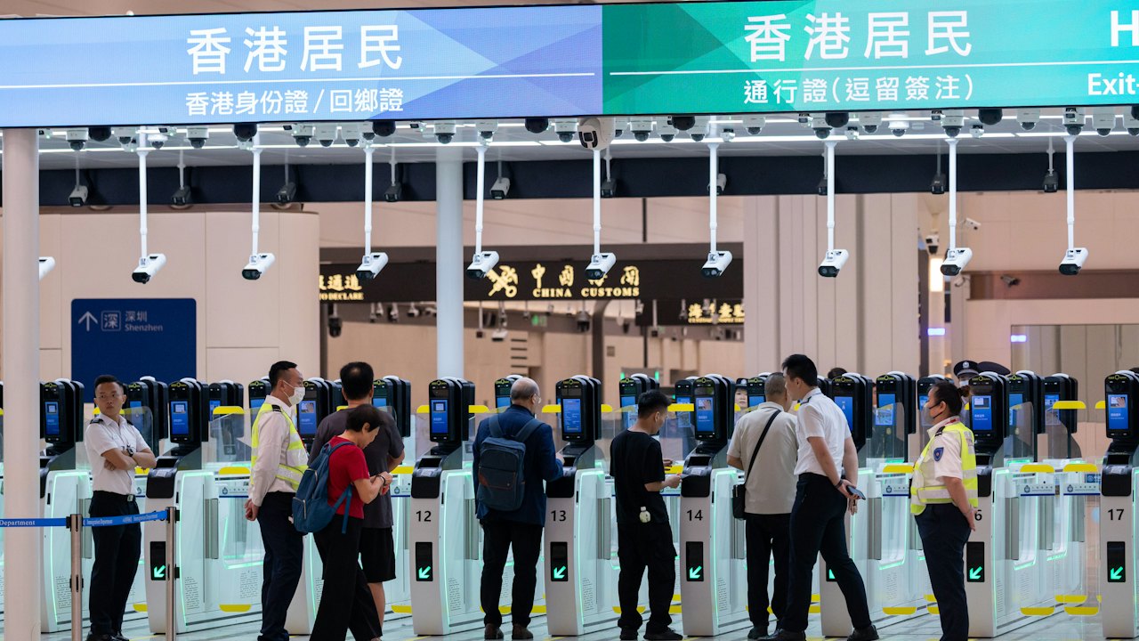 新皇崗口岸港方櫃位全開 陳國基稱挑戰在周末 信可應付重陽人流