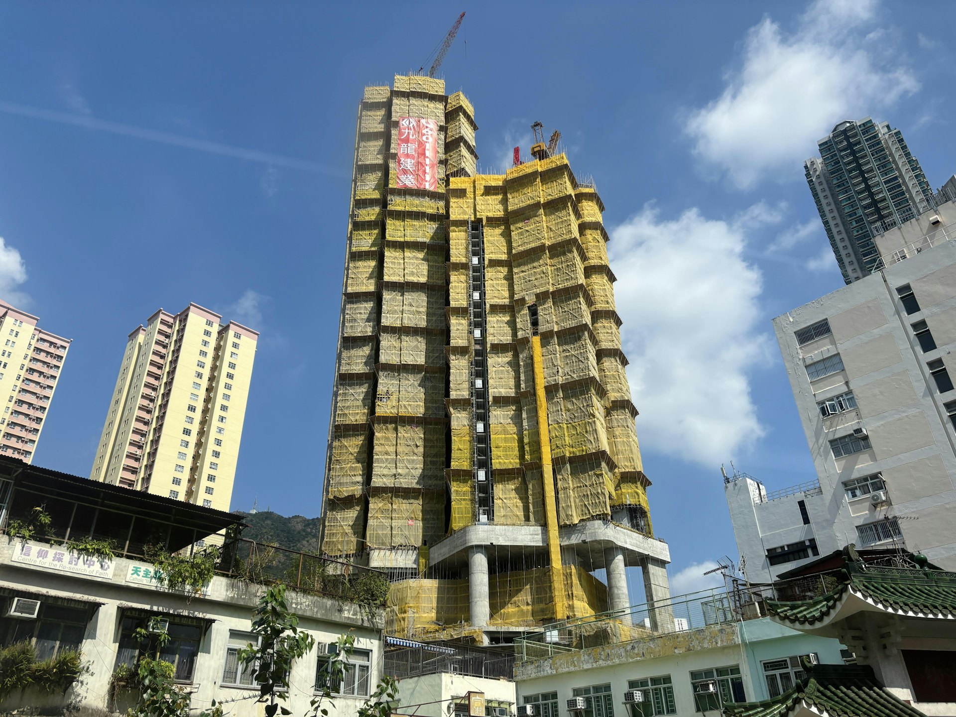 九建33清水湾8户即日售罄套现超1.17亿,四房单价破2.7万 九建33清水湾8户即日售罄套现超1.17亿,四房单价破2.7万