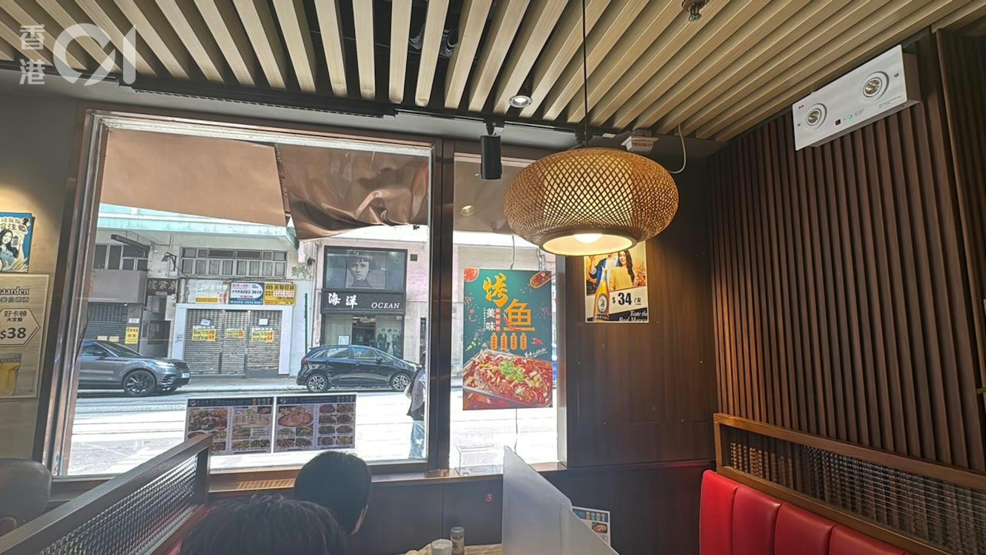 餐廳內部結構沒有損毀。