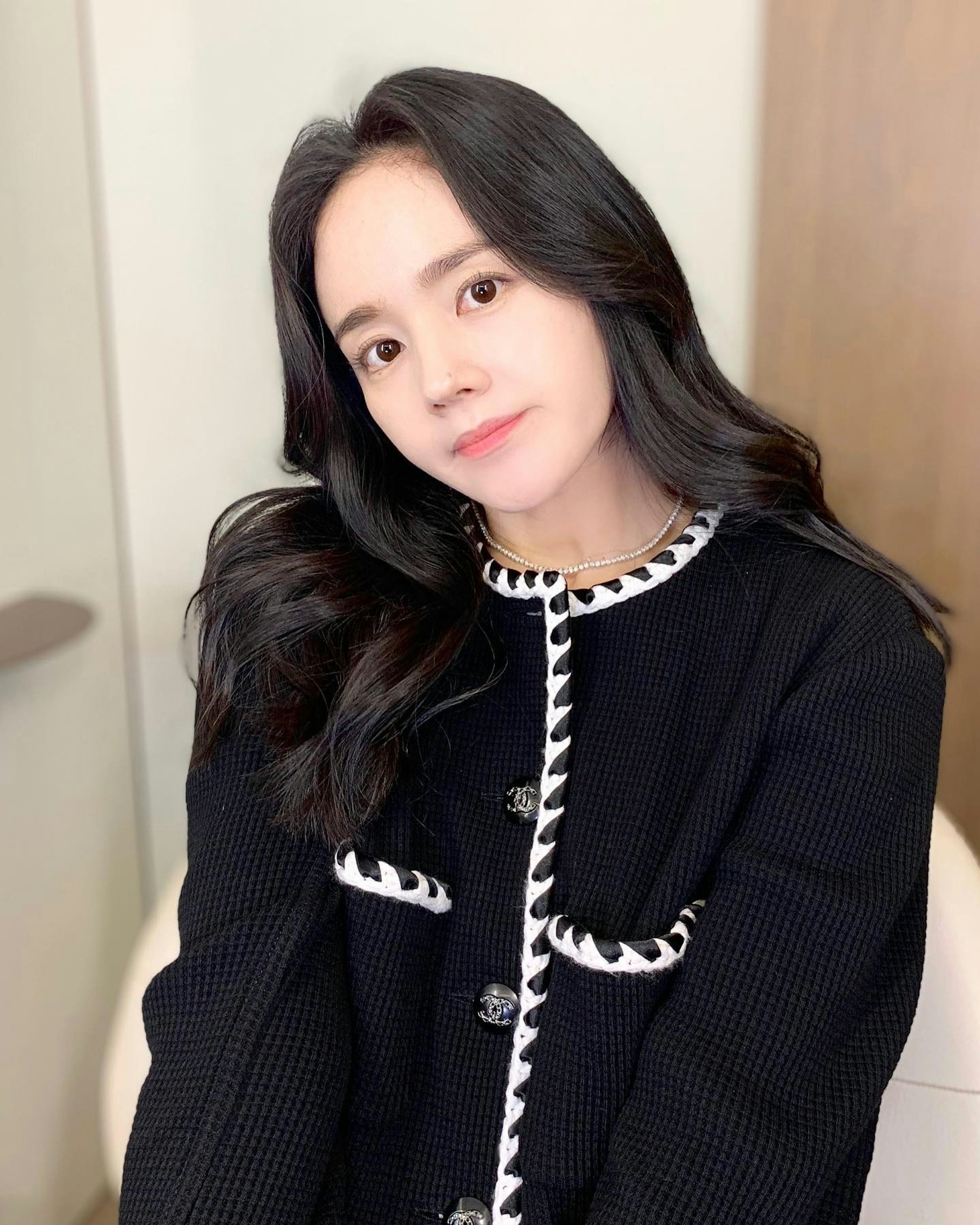 韓佳人한가인(Instagram@hangaingagari)
