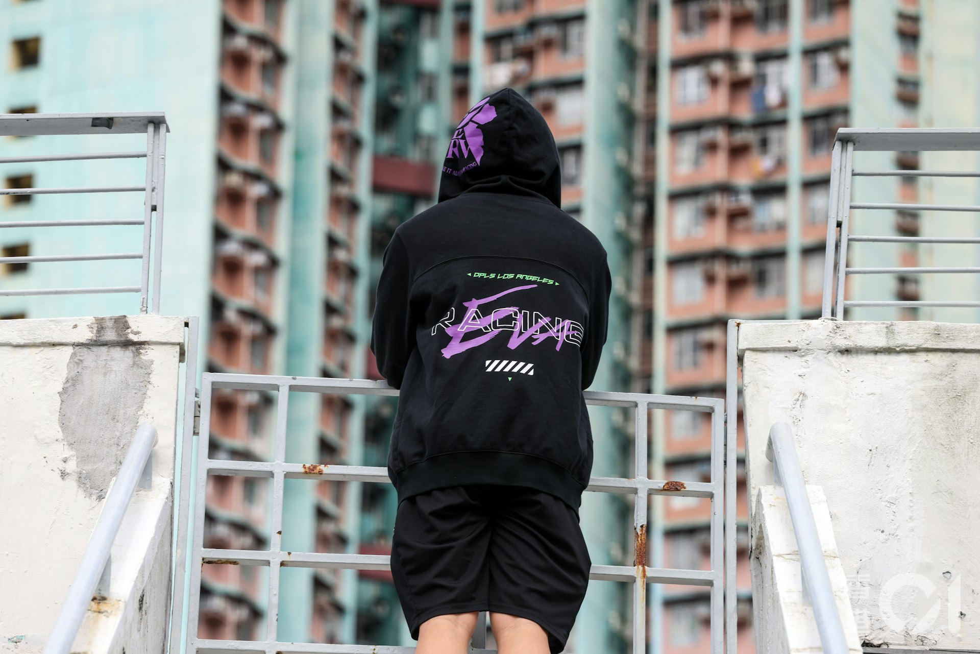 宿生Sky(化名)指,荷蘭宿舍的人手轉換頻繁,和他之前住過的其他宿舍差別很大。