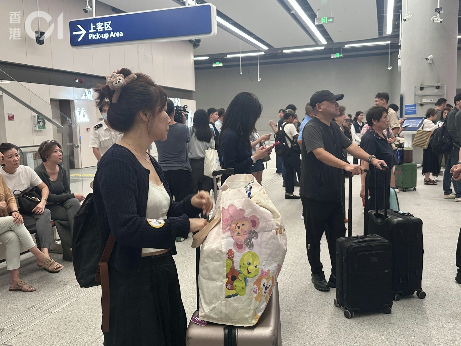 乘客過關後在上客區等候司機過關,有乘客指等候超過45分鐘。