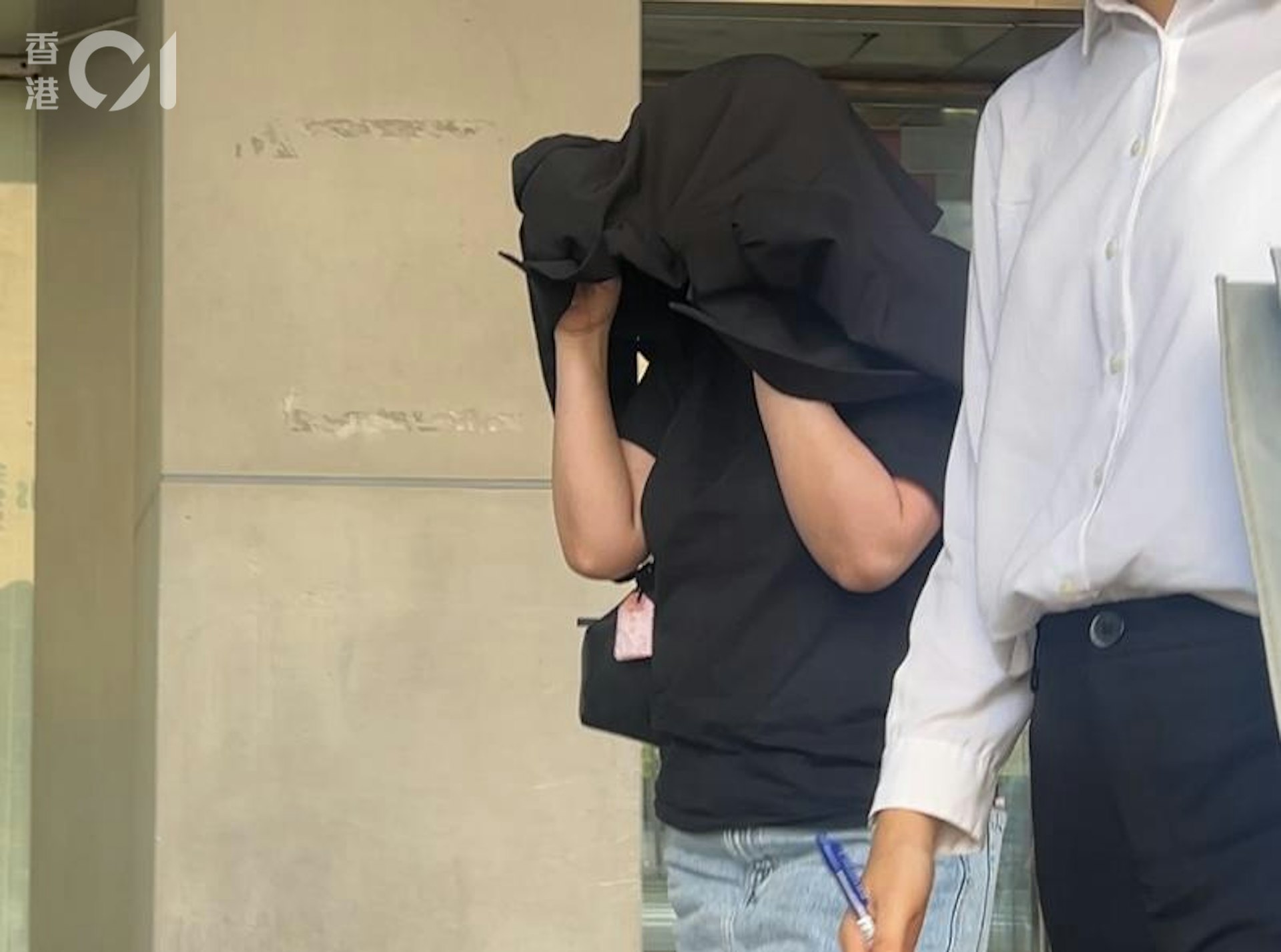 女被告林苑莉。