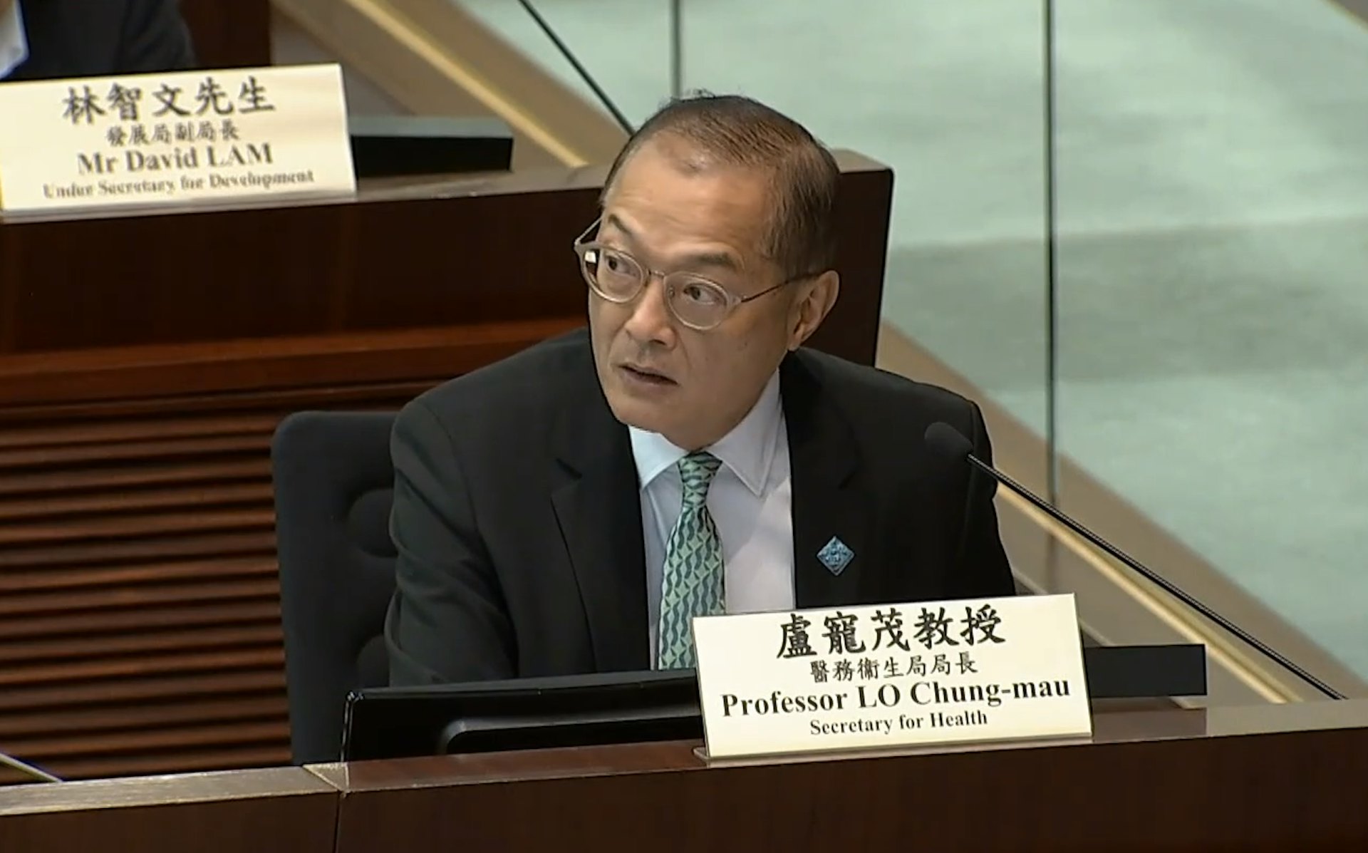 2026年10月12日,醫務衞生局局長盧寵茂出席立法會福利事務委員會。(立法會直播)