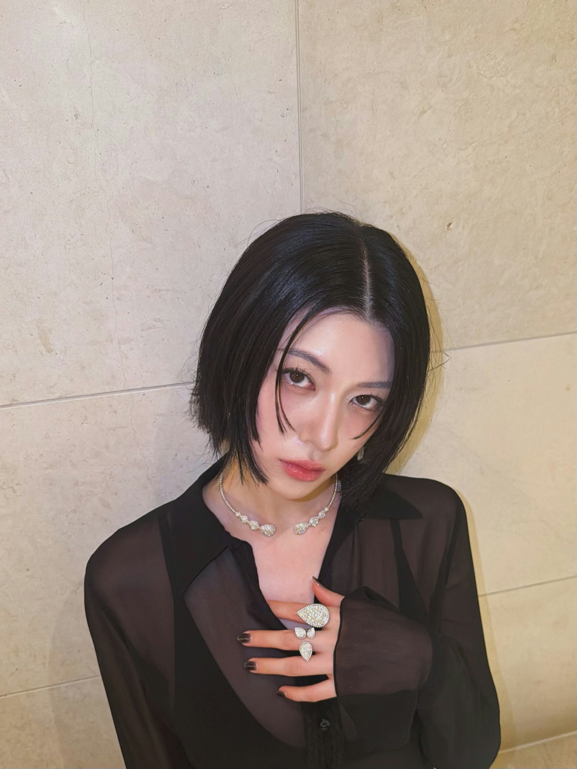 三吉彩花(IG@miyoshi.aa)
