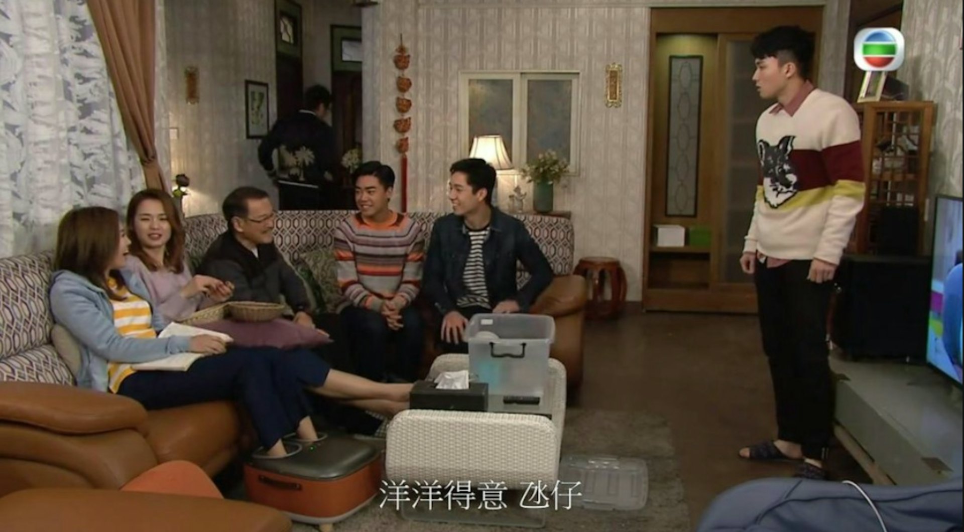 陳戩浩最為觀眾熟悉的代表作,是在處境劇《愛.回家之開心速遞》中飾演澳門大學電影學會會長「氹仔」一角。(電視截圖)