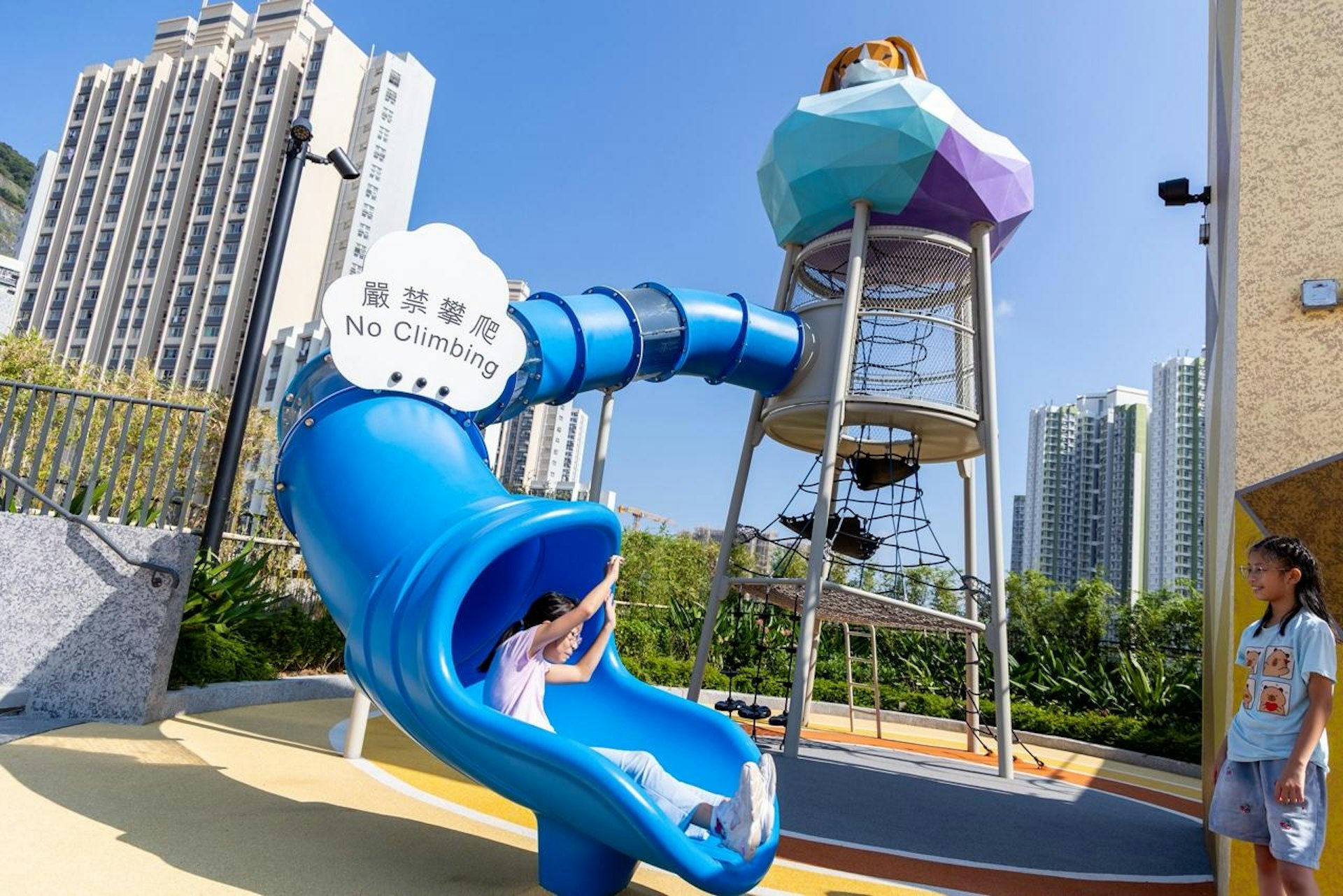 領達廣場的天台設有約2.5萬平方呎的戶外主題公園「Pawsitive Park 」。﹙方承恩攝﹚