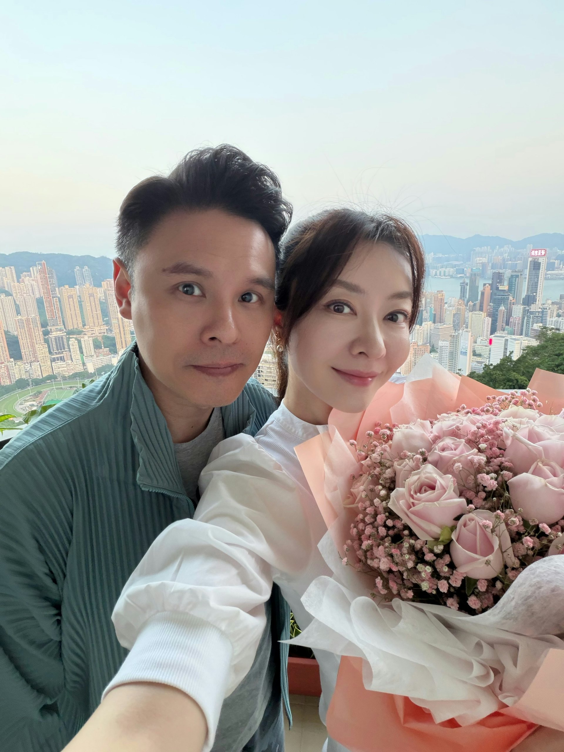 甜蜜之情溢於言表!(IG@lynnx1010)