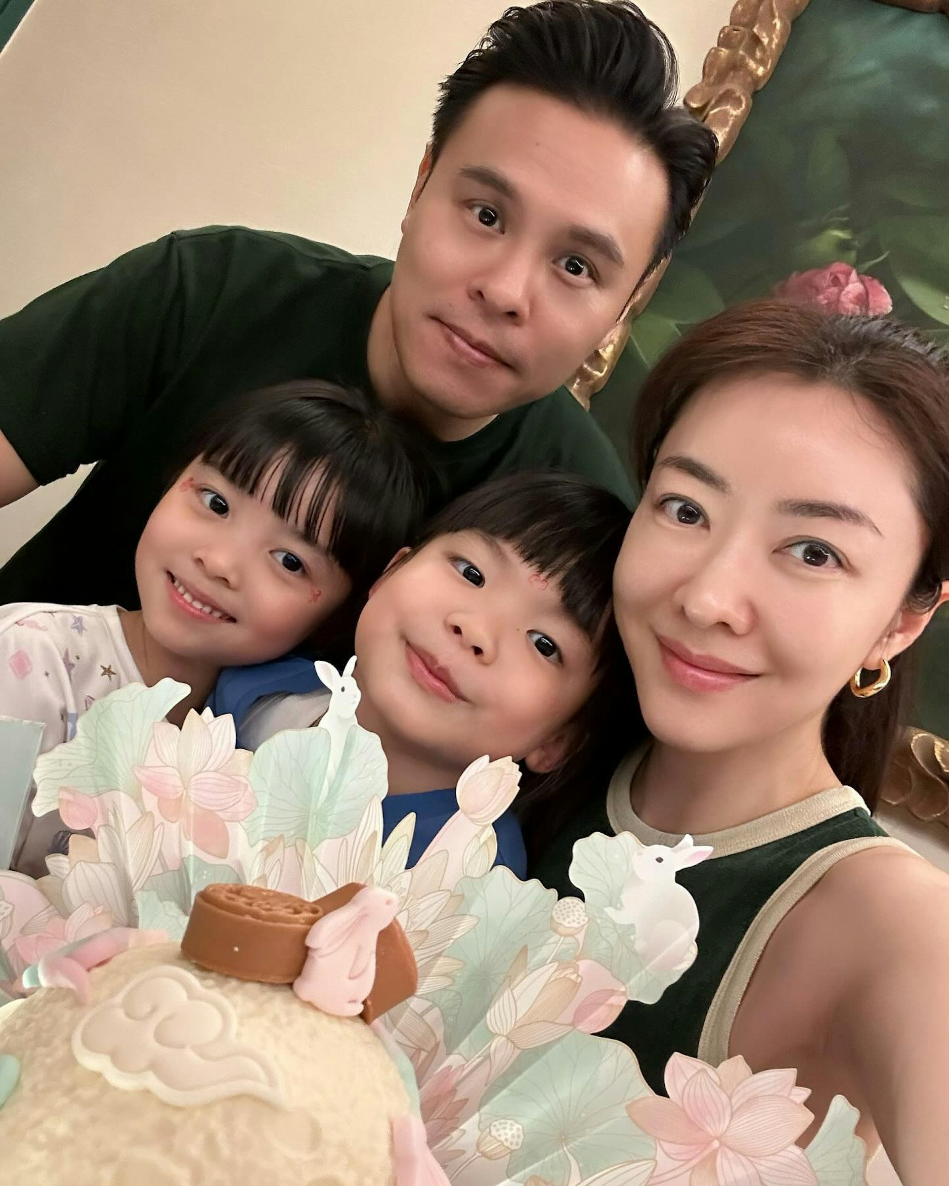 一家四口幸福滿溢!(IG@lynnx1010)