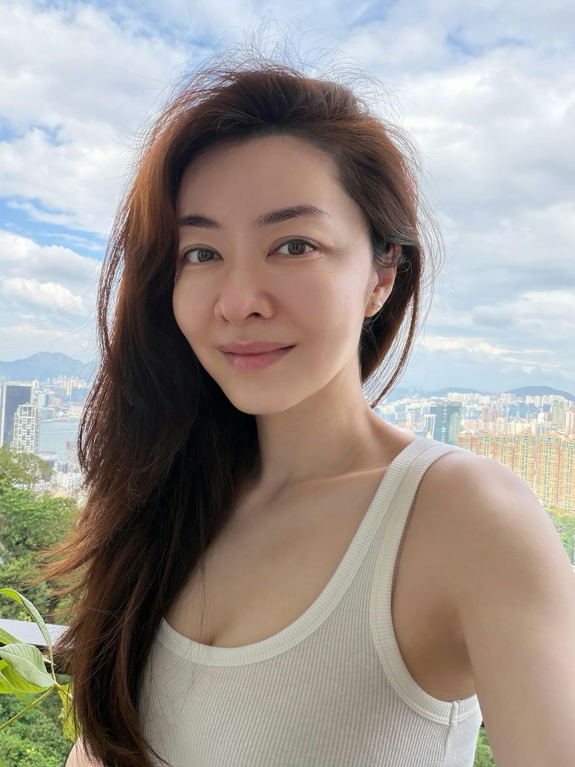 已為人母的熊黛林身材樣貌十年如一日。(IG@lynnx1010)