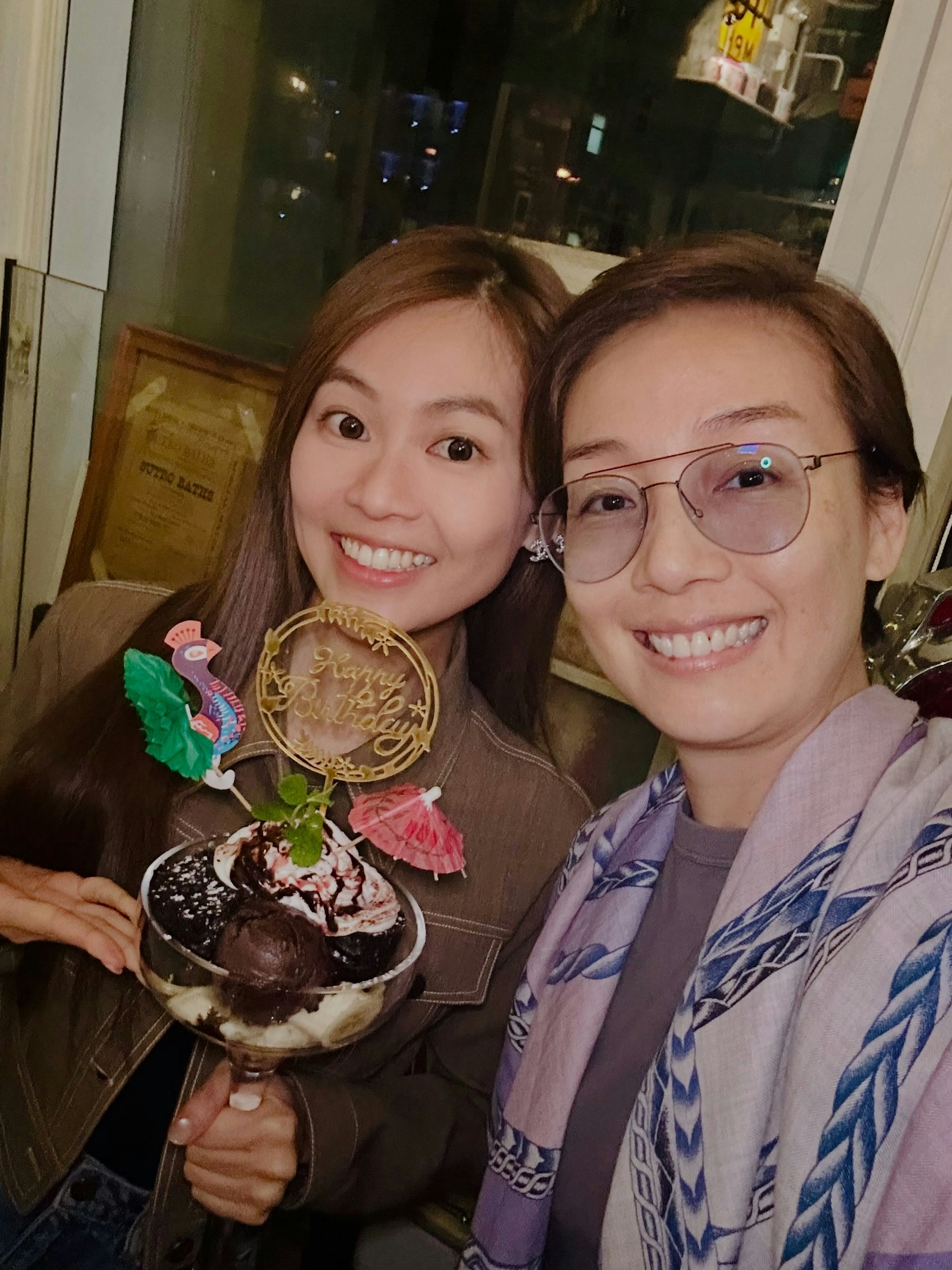 江美儀亦分享了為郭柏妍以及藝人霍嘉恩慶祝生日的歡聚照片。(Threads截圖)