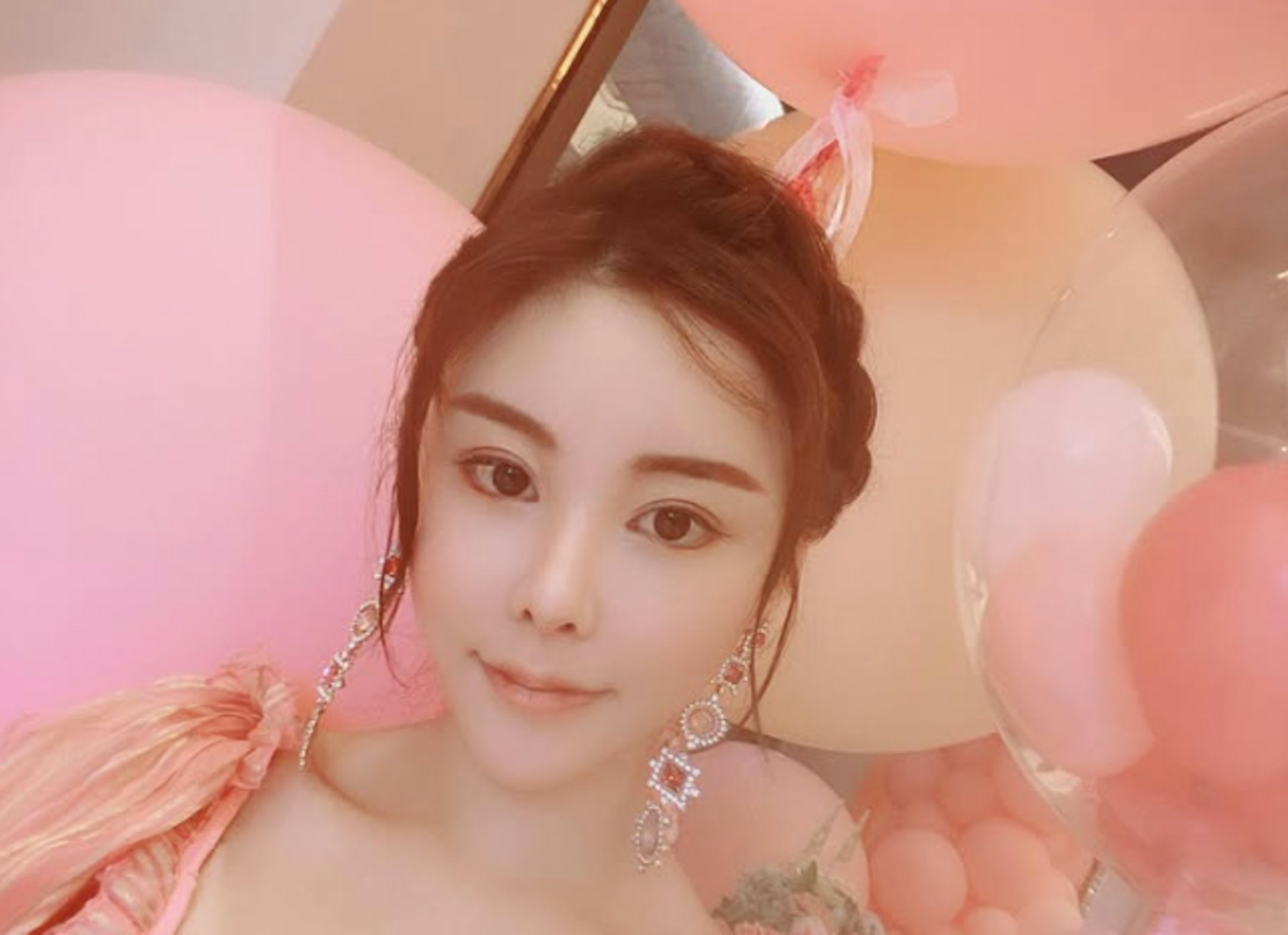 蔡天鳳案:譚方駿庭上供稱鄺球兩度衝向蔡 蔡指對方家庭漸趨恐怖 蔡天鳳案:譚方駿庭上供稱鄺球兩度衝向蔡 蔡指對方家庭漸趨恐怖