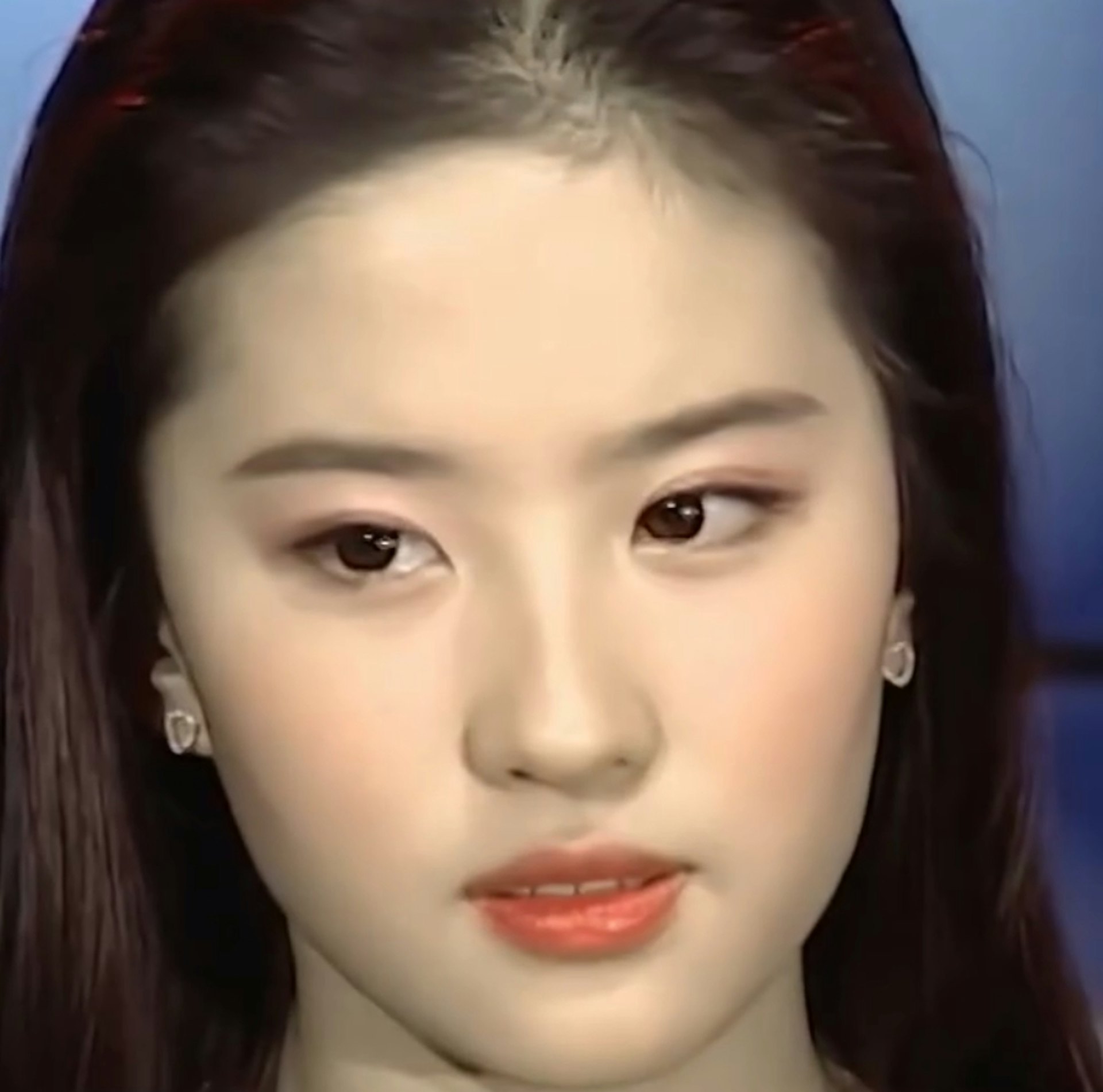 劉亦菲年輕時靚照。(IG@liuyifei_crystalliu)