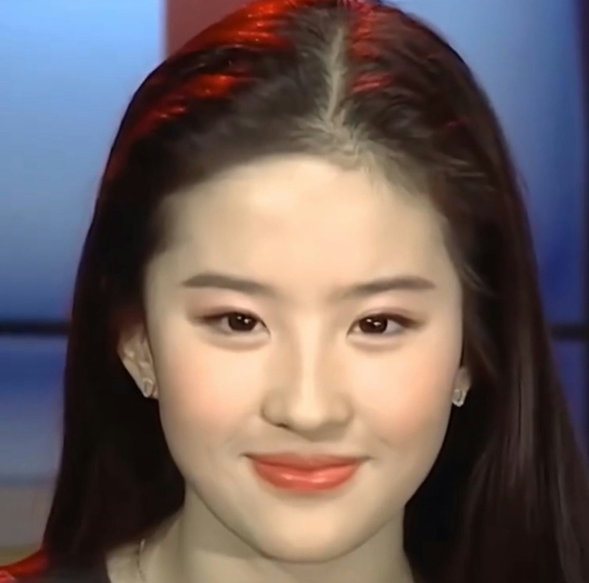 劉亦菲年輕時靚照。(IG@liuyifei_crystalliu)