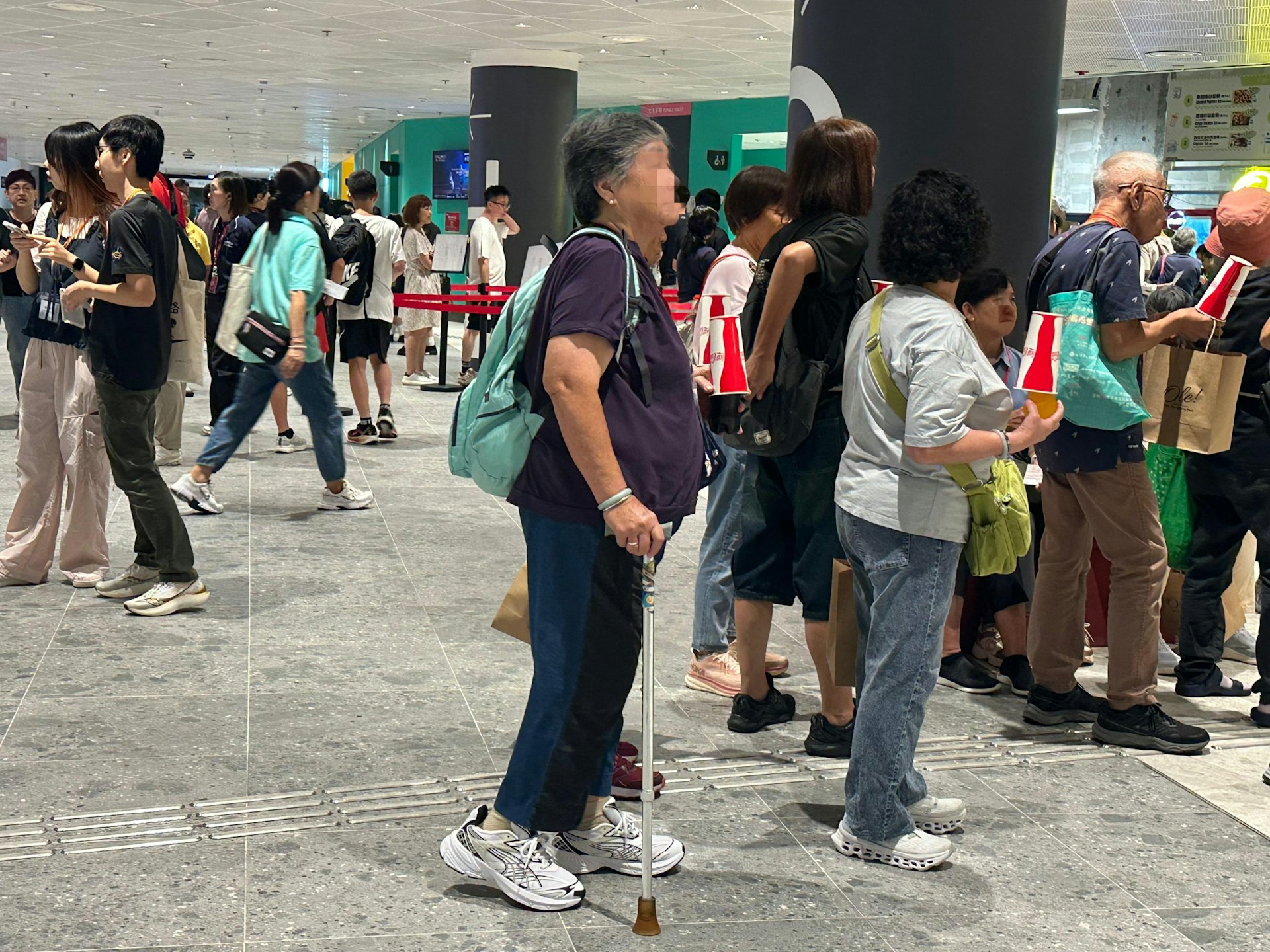 啟德體育園日前獲平等機會委員會(平機會)頒發「通用設計嘉許計劃2026/27」金獎及特別嘉許大獎。