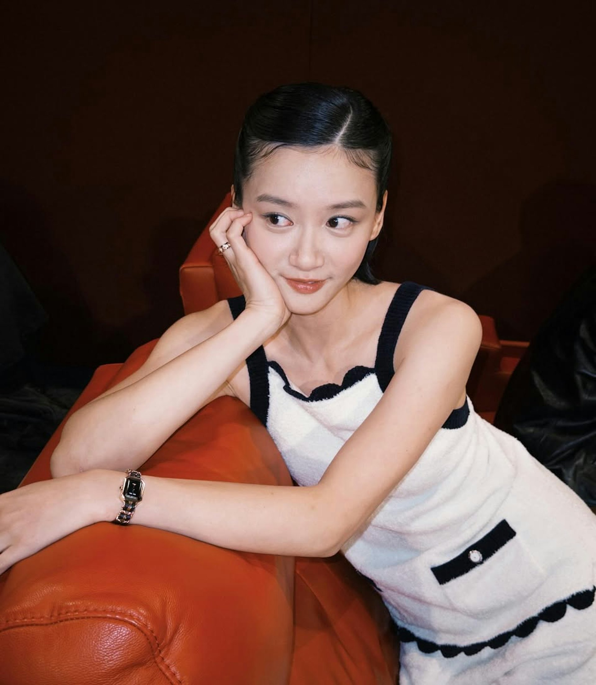 有網民感謝Angela作出示範:「大部分女仔選擇沉默係因為我哋大部分人從來冇機會見到身邊前輩女性開聲話『我唔舒服,請尊重我』。Angela而家係作為一個role model示範俾啲後生女仔睇,唔隱忍即時講No唔單只唔應該俾人話難相處,而係應該被讚賞,先會帶嚟改變。多謝你,作出好好示範💪🏼💪🏼」(IG@angela.yuen)