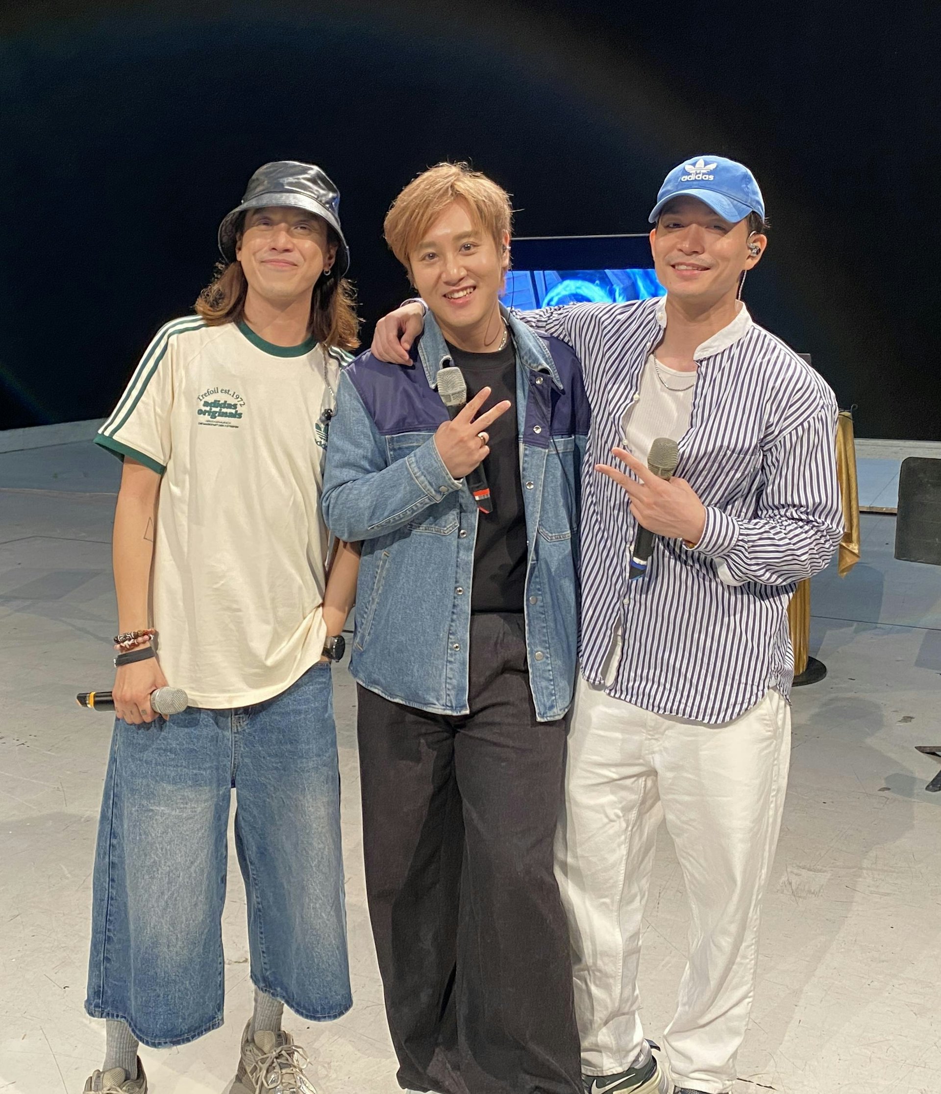 十強歌手為演唱會全力綵排。