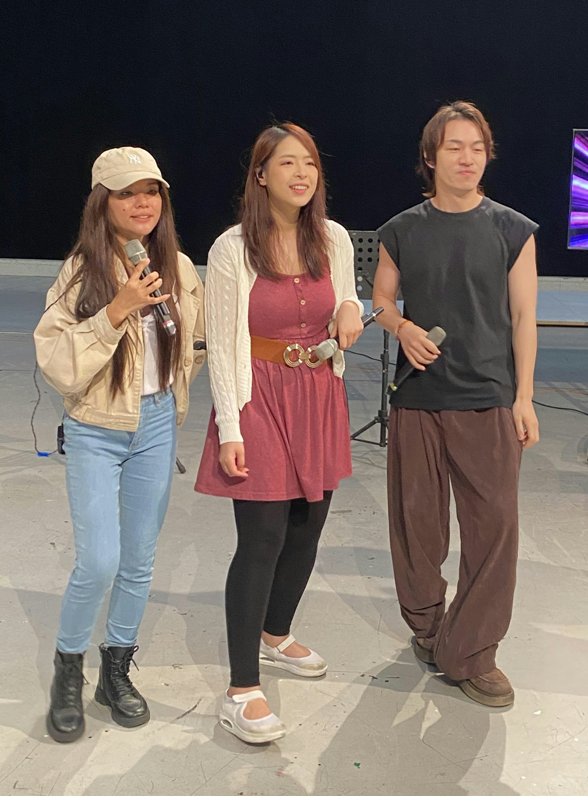 十強歌手為演唱會全力綵排。