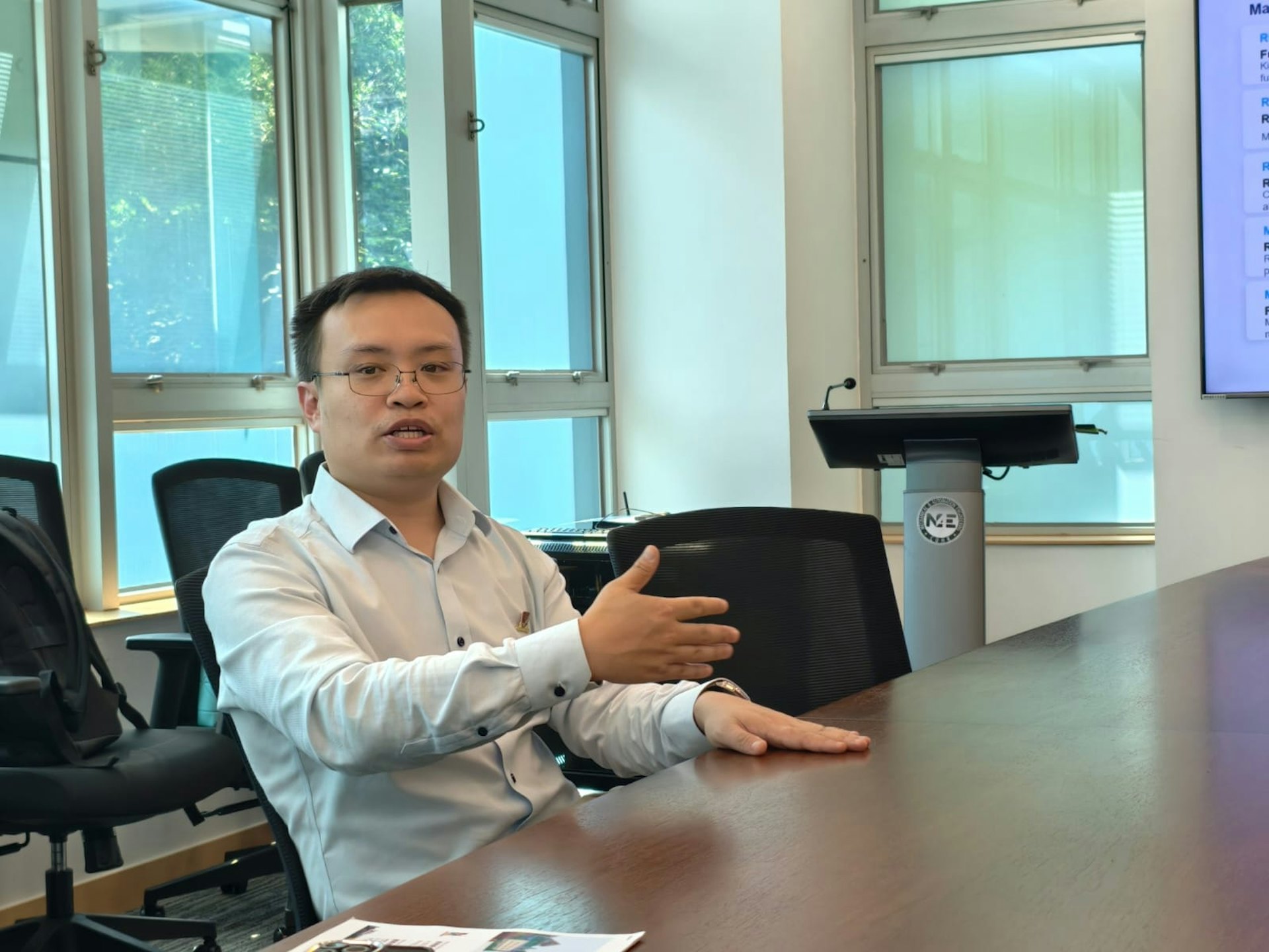 刘教授表示,课程涵盖力学、电子学、软件、控制系统、计算机视觉及人工智能等范畴,为学生打好扎实的跨学科知识基础。学生将循序渐进学习机器人学,从基础原理到进阶课题,重点涵盖机器人学习、具身智能及以人为本的应用。
