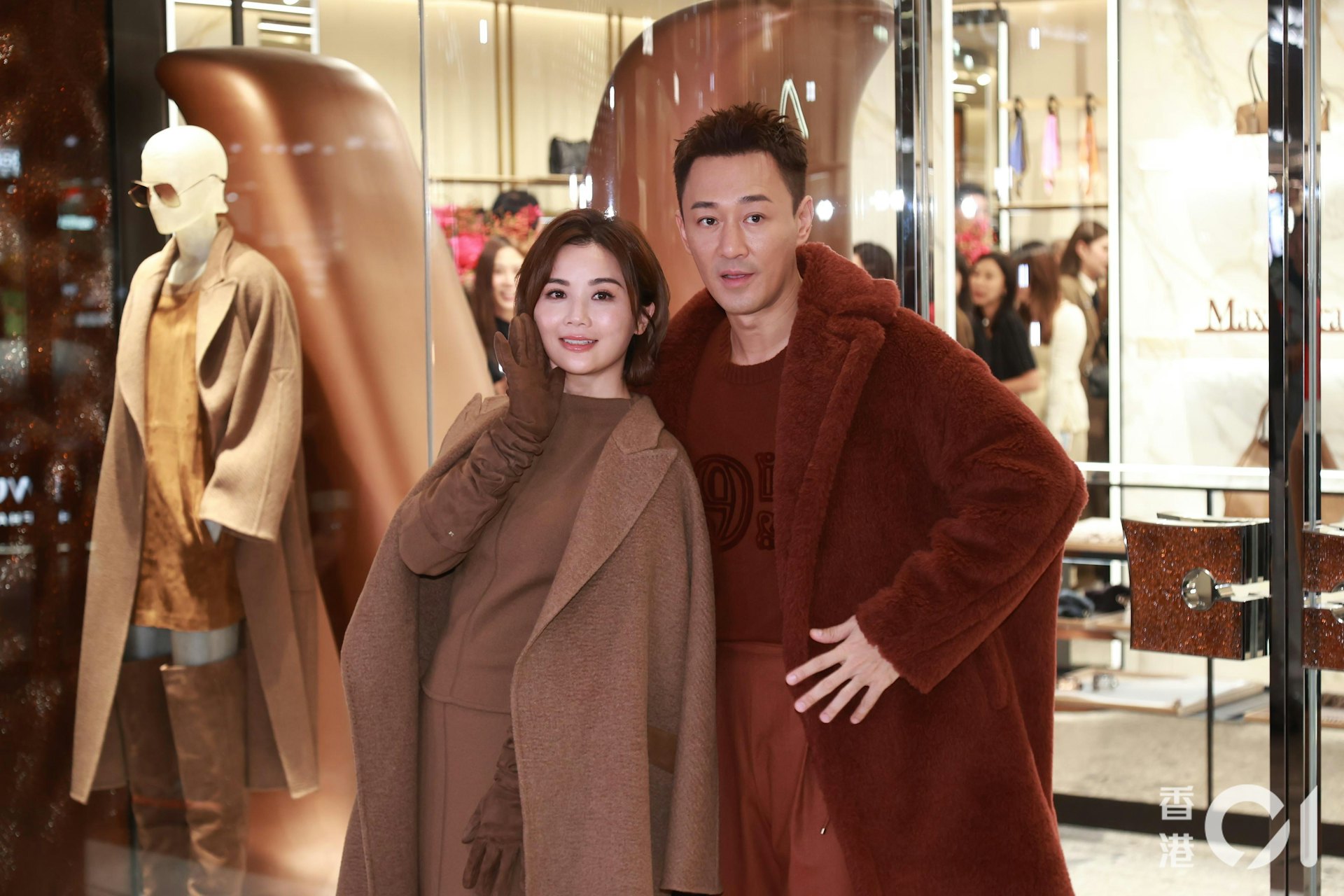 林峯到尖沙咀出席服裝品牌活動,同場還有蔡卓妍。