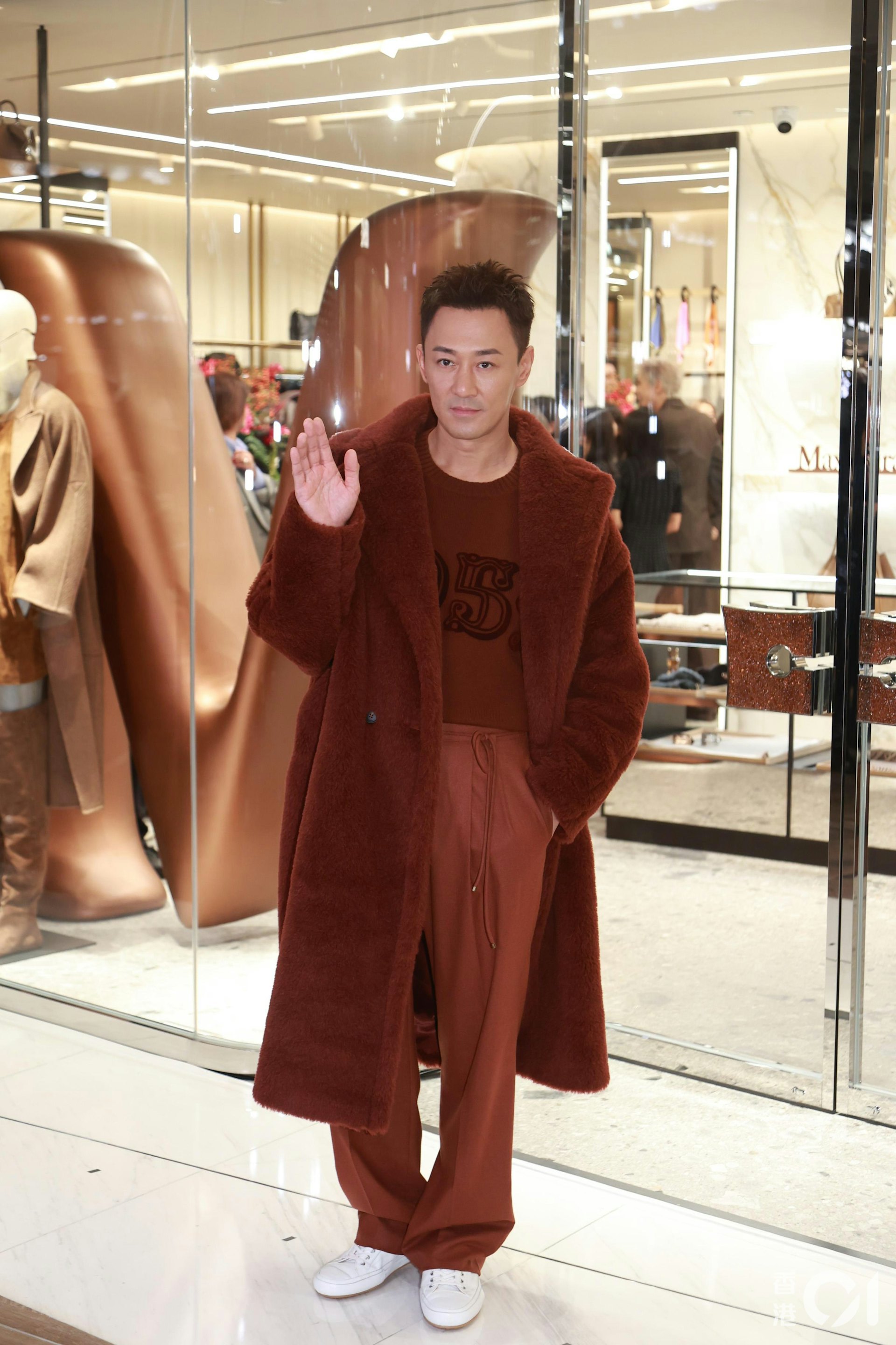 林峯年尾會在廣州舉行演唱會,古天樂和鍾嘉欣會擔任嘉賓。